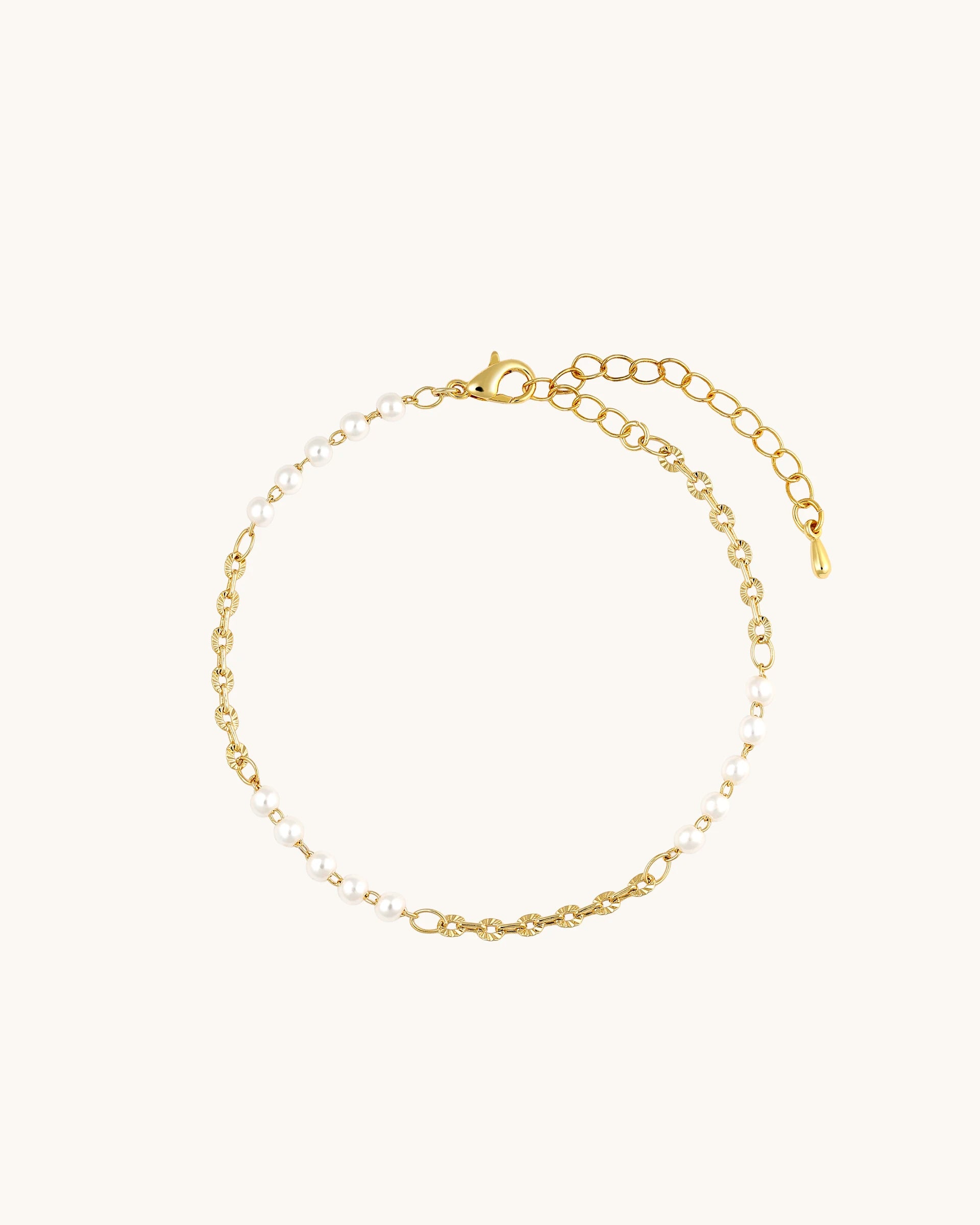 Sherlyn Bracelet in Gold
