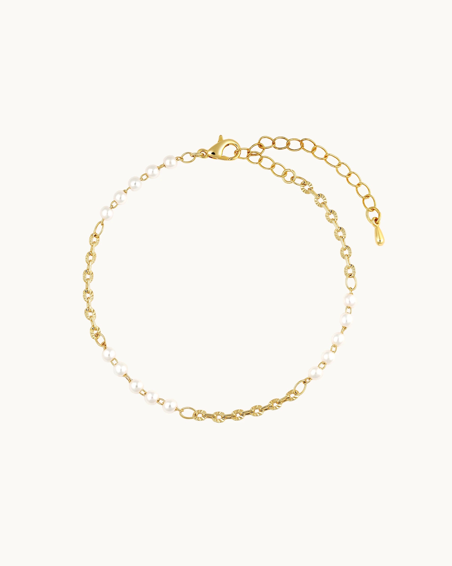 Sherlyn Bracelet in Gold