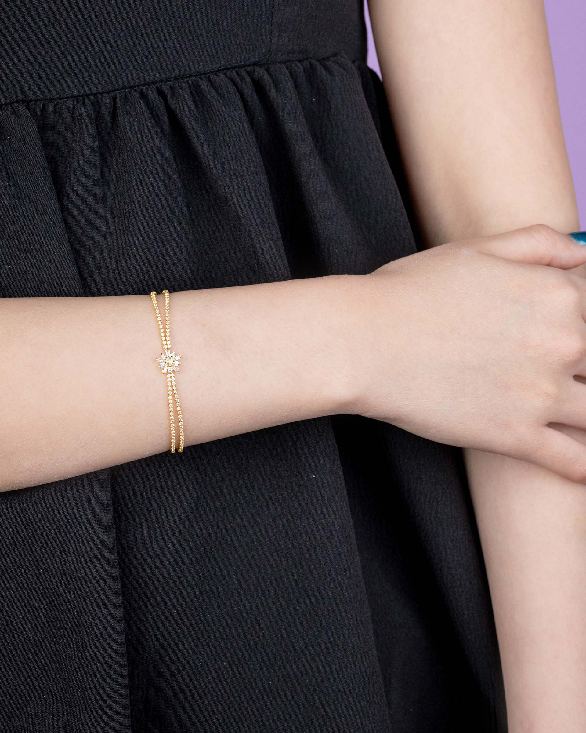 Cady Star Tennis Bracelet in Gold