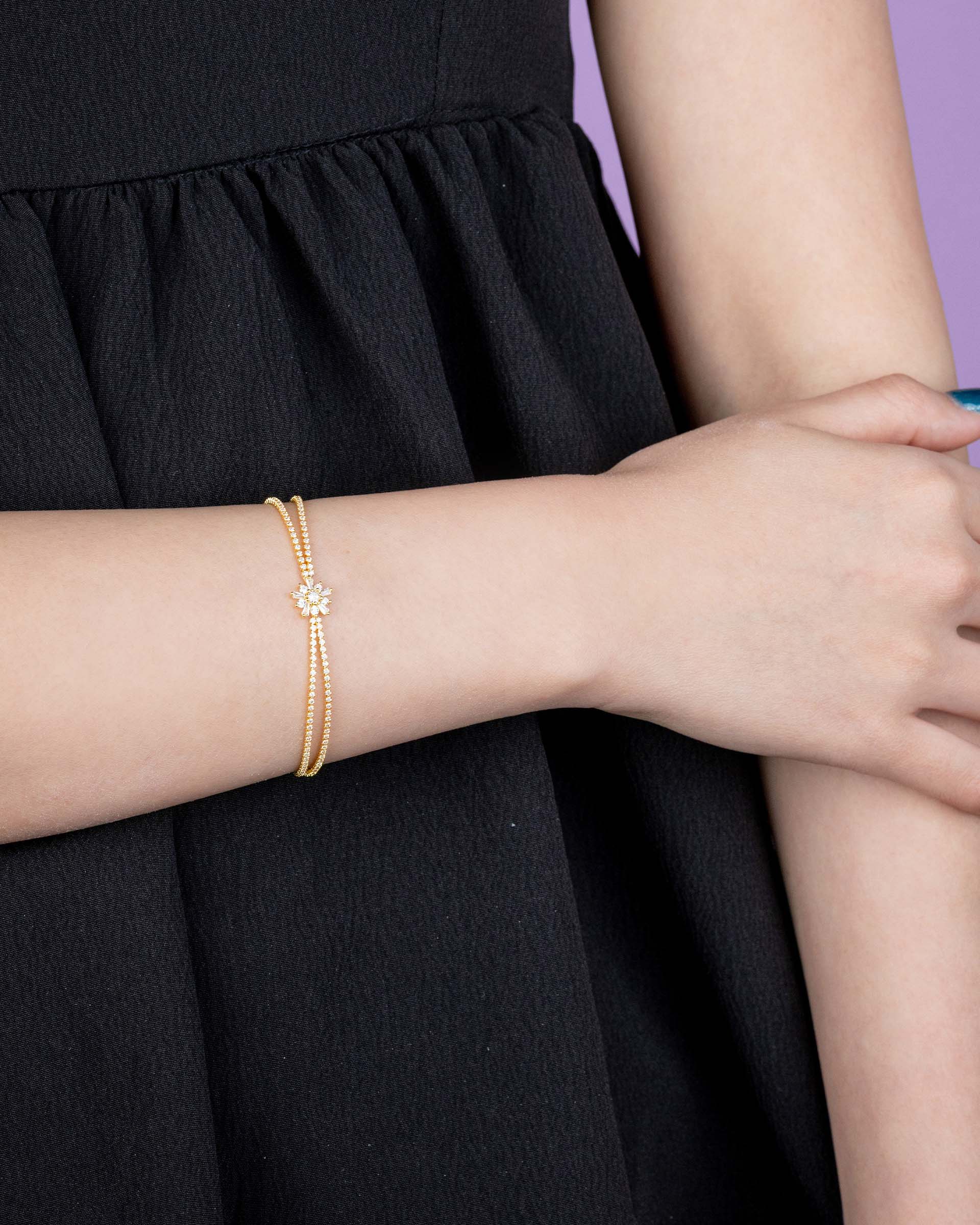 Cady Star Tennis Bracelet in Gold