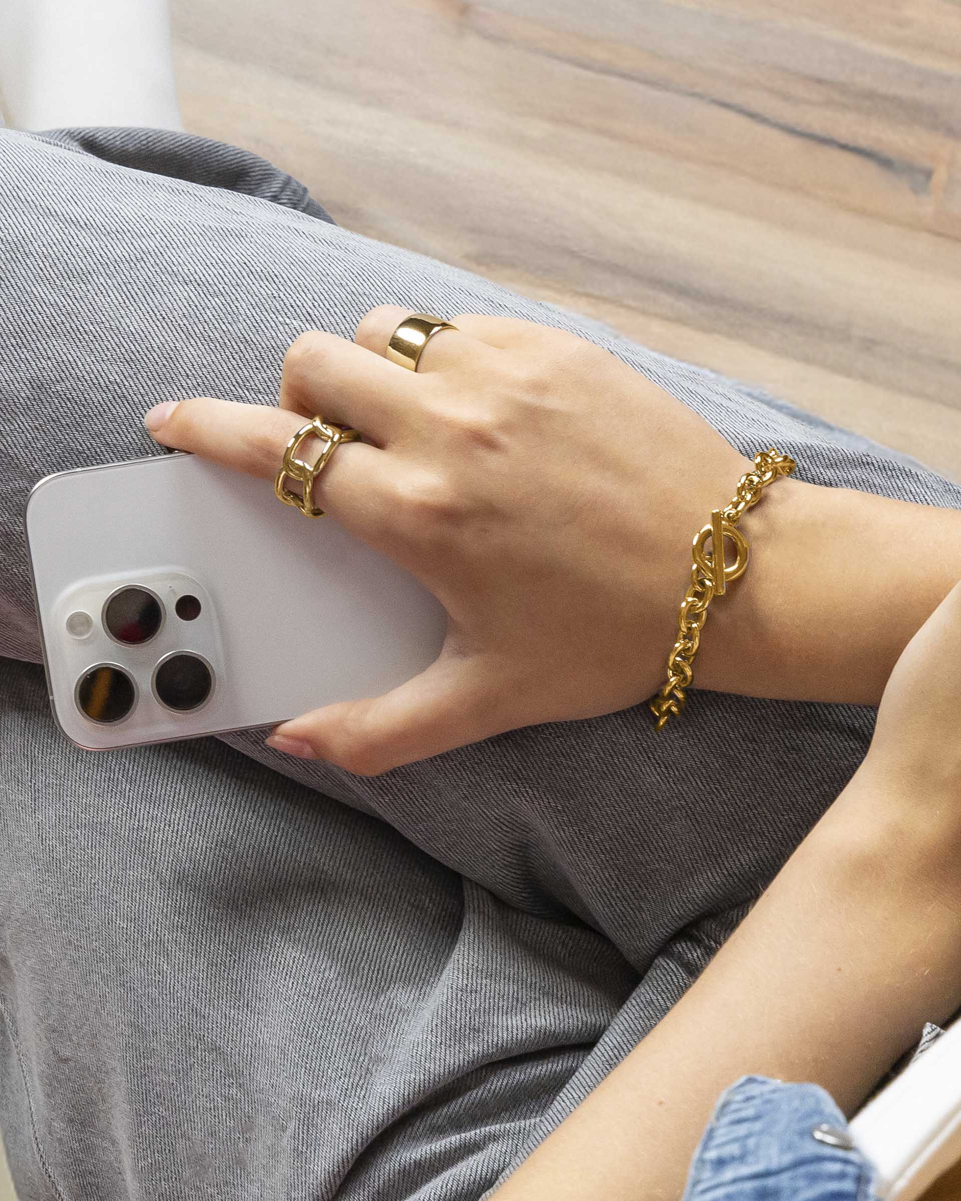 Avah Chunky Chain Bracelet in Gold