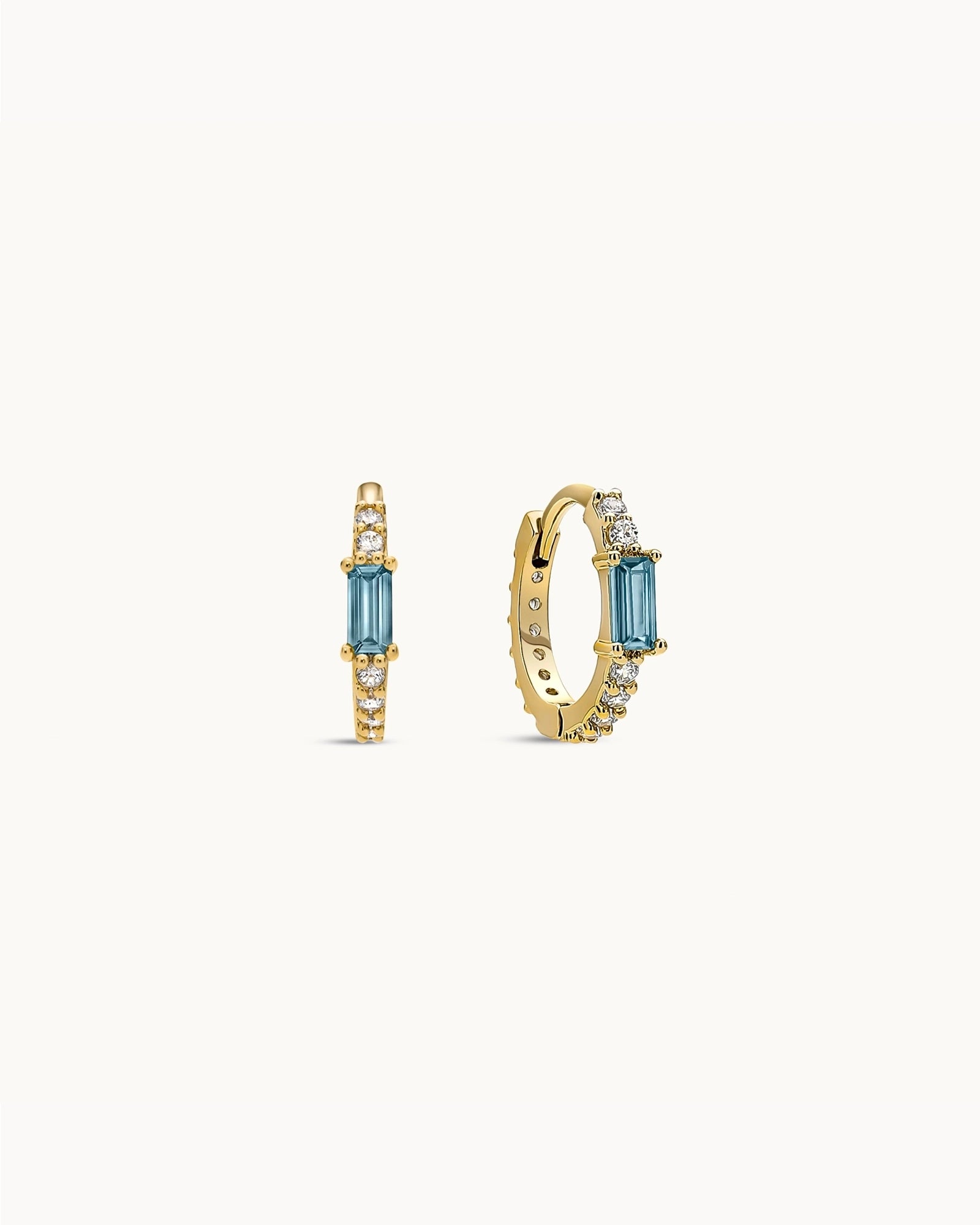 Baguette Birthstone Huggies in Gold - Aquamarine