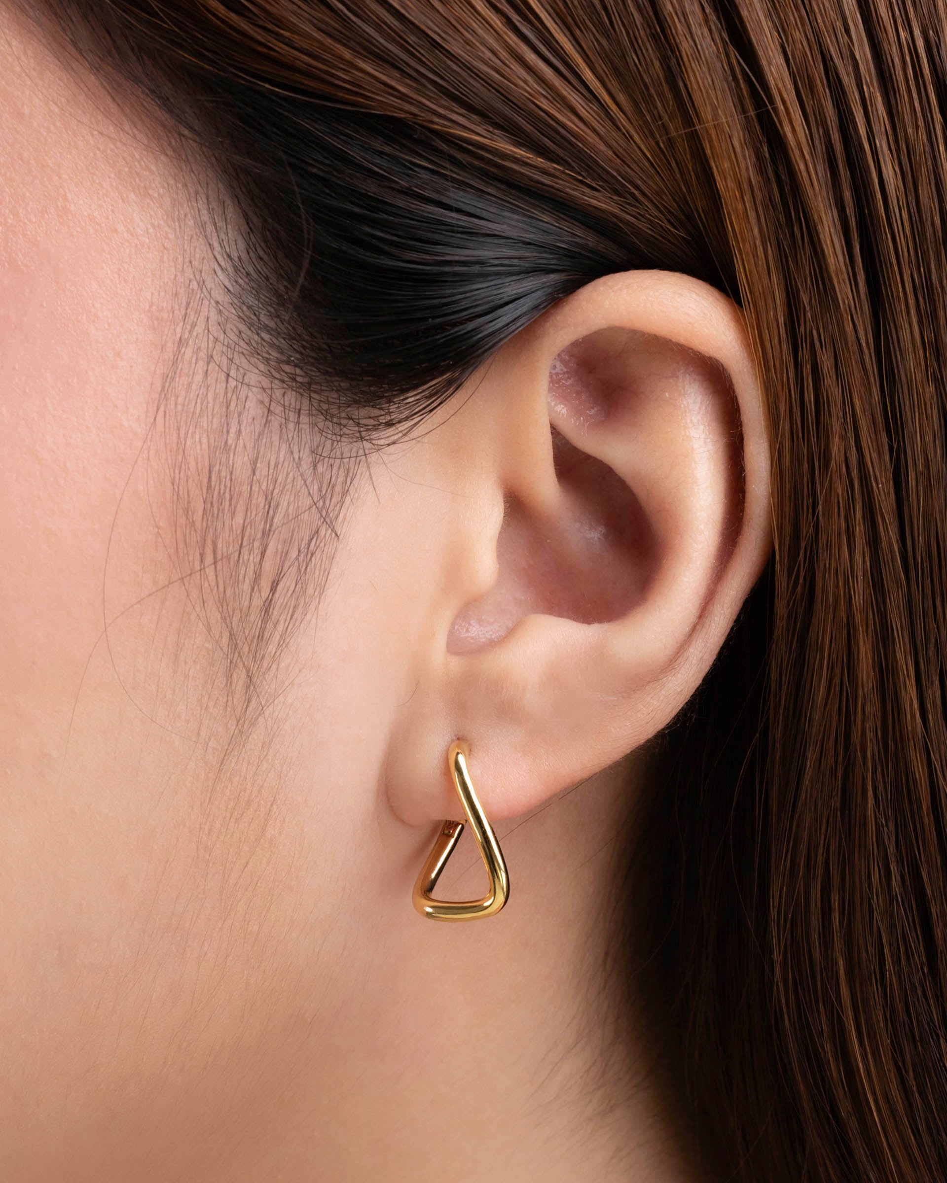 Alana Hoop Earrings in Gold