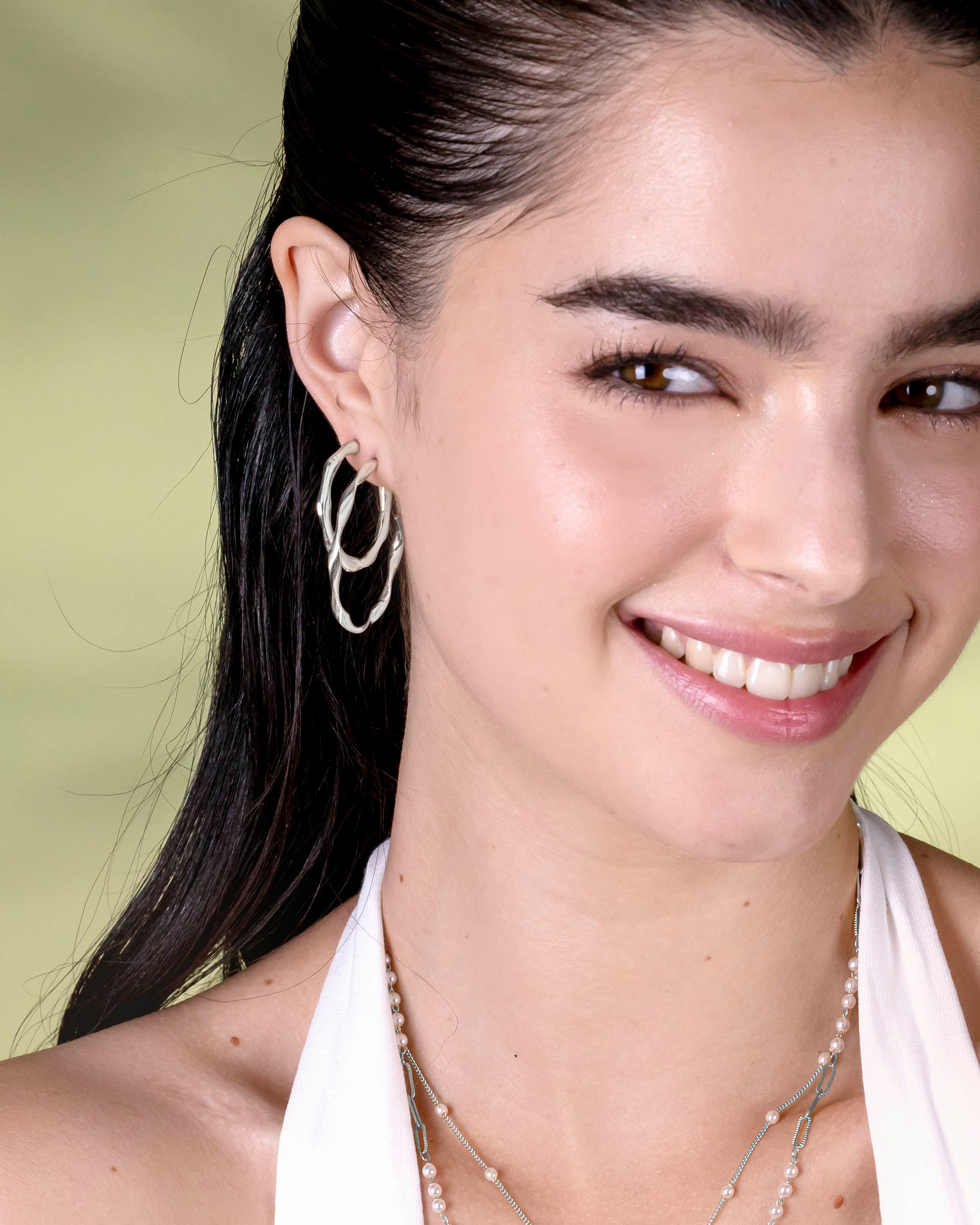 Gia Hoop Earrings in Silver