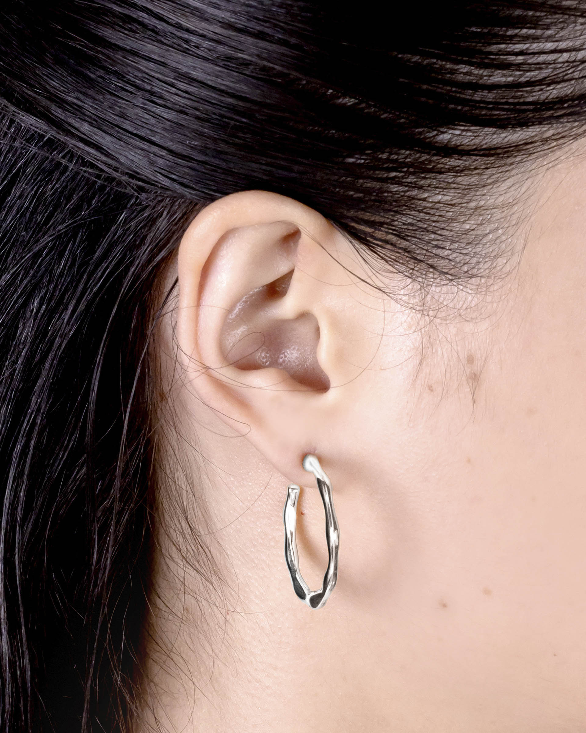 Gia Hoop Earrings in Silver