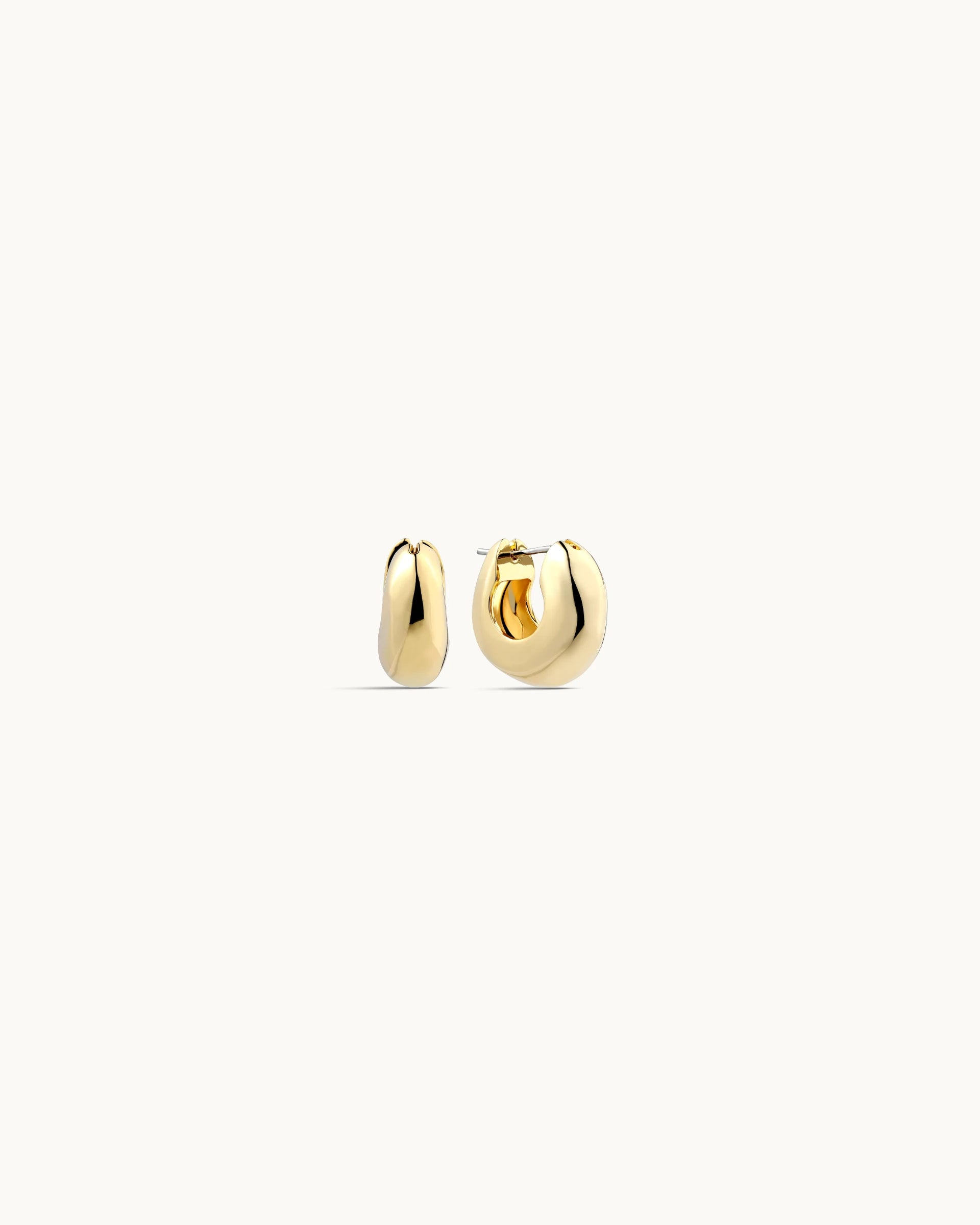 Bianca Huggie Earrings in Gold