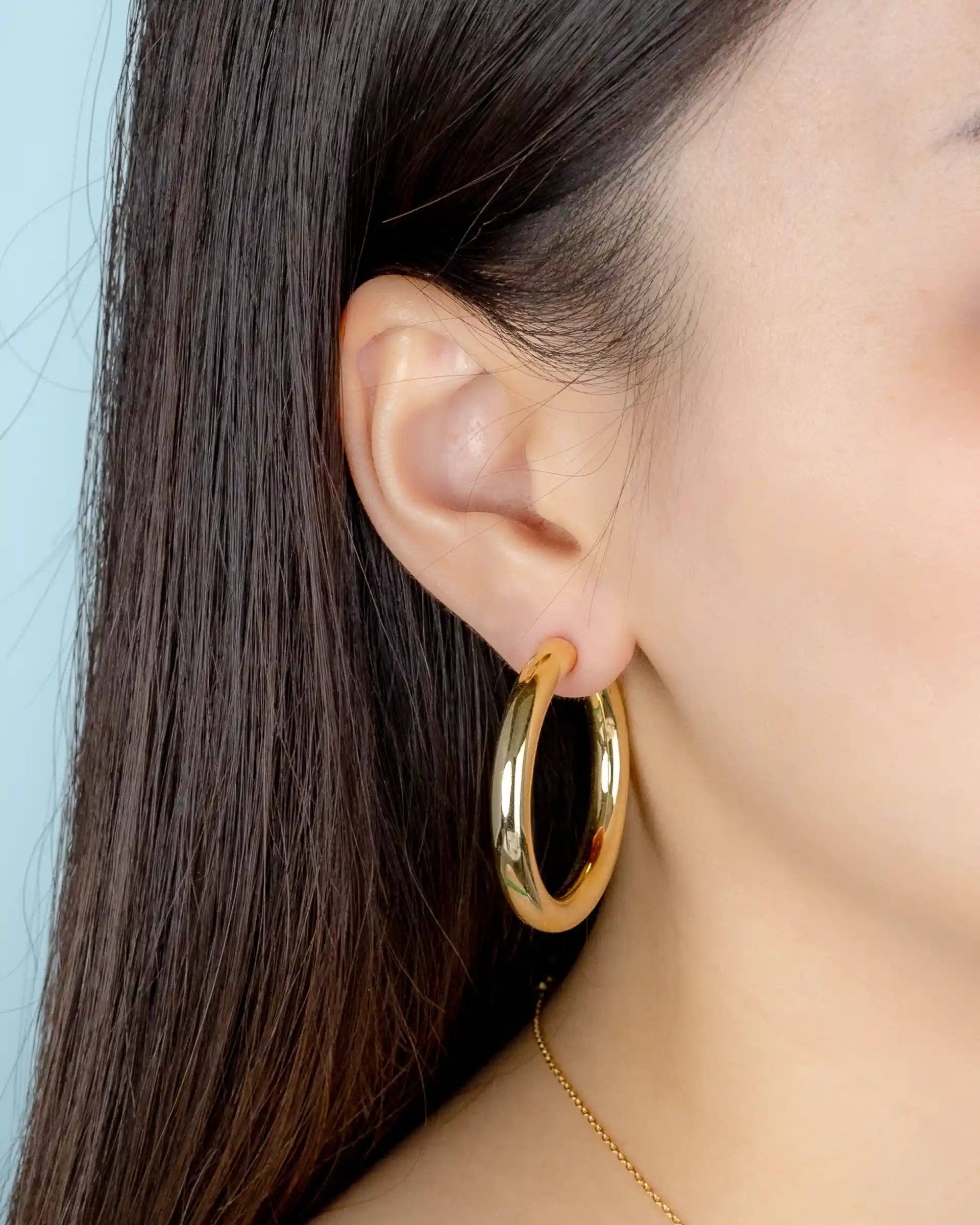 Julie Hoop Earrings in Gold