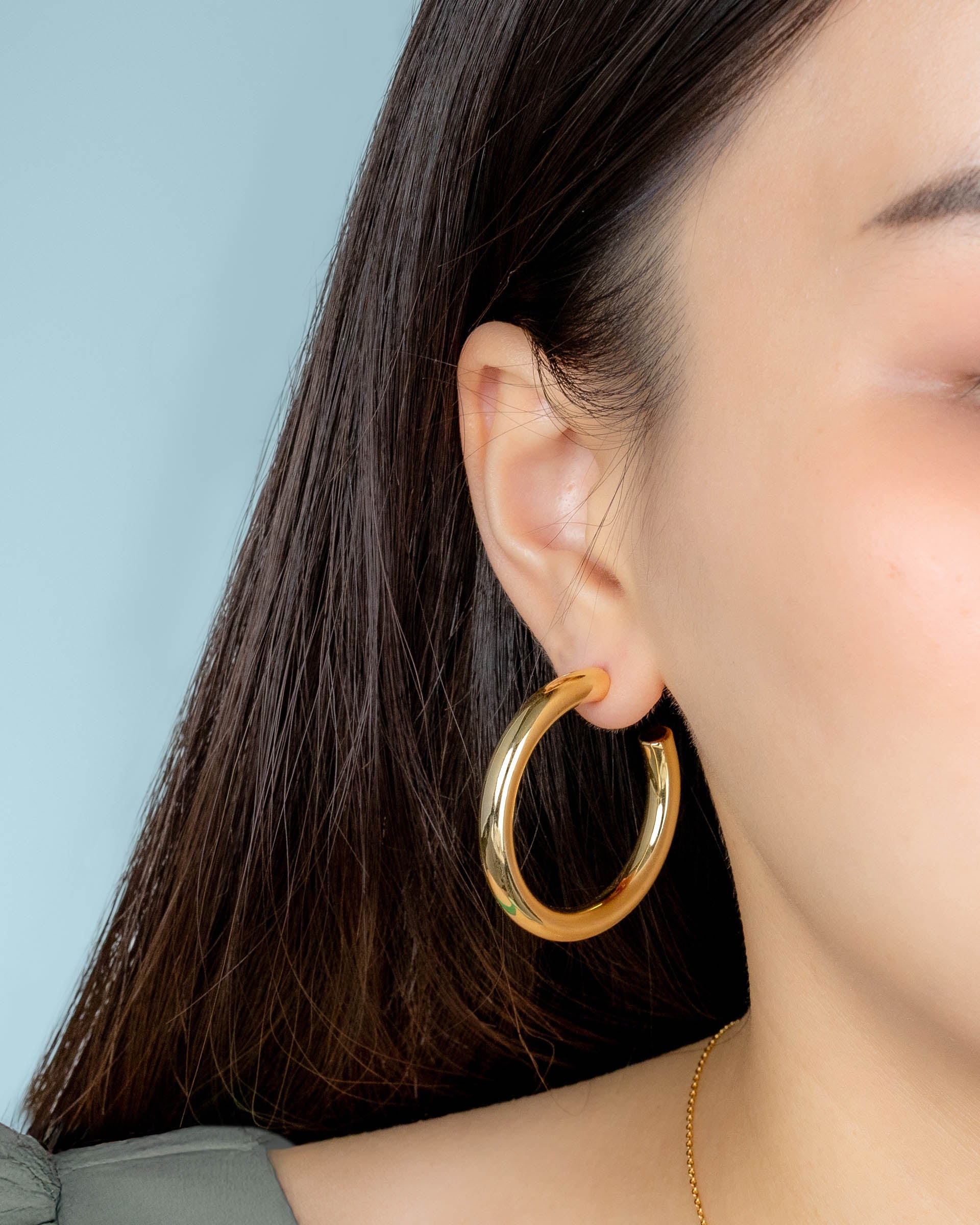 Julie Hoop Earrings in Gold