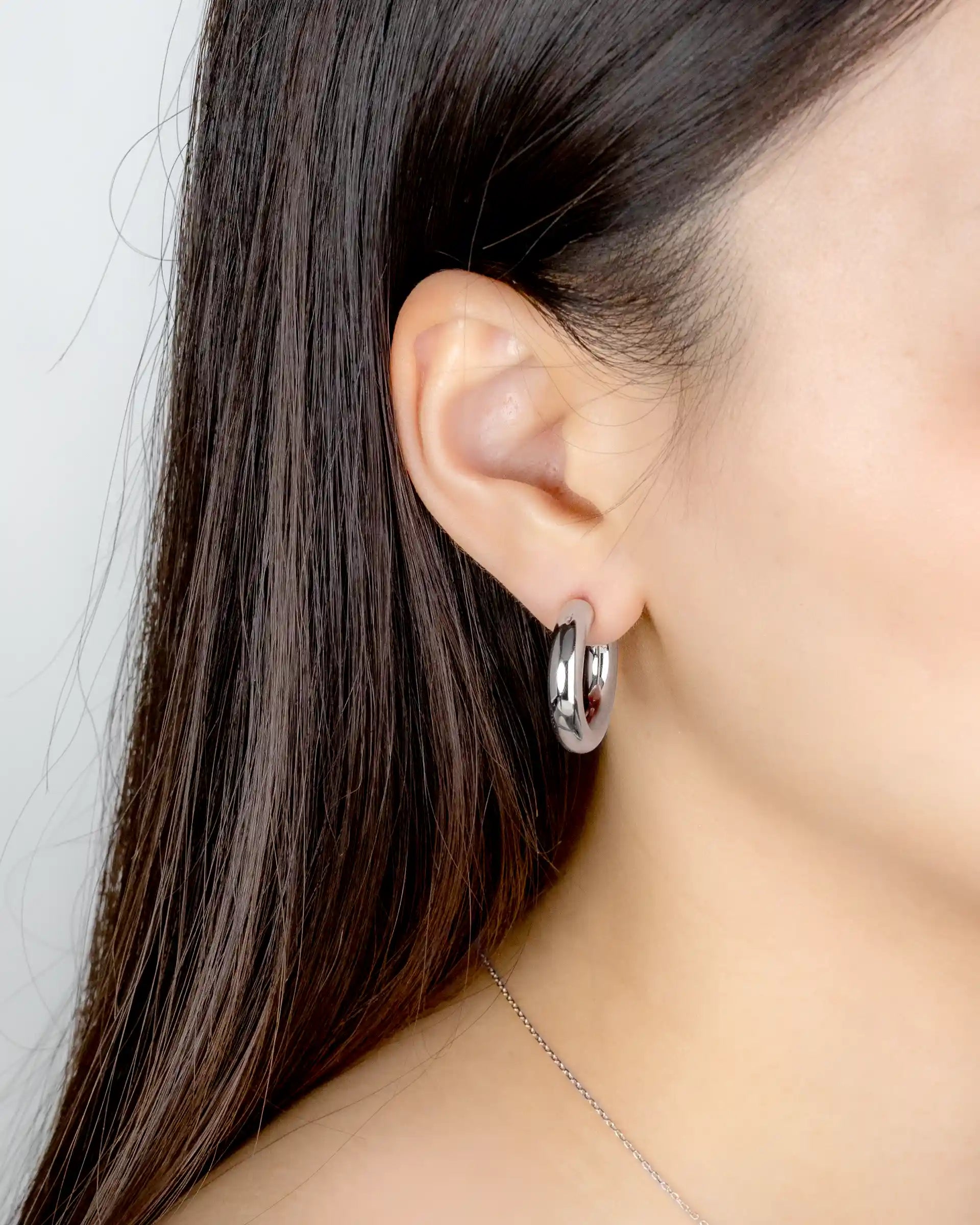 Mara Hoop Earrings in Silver