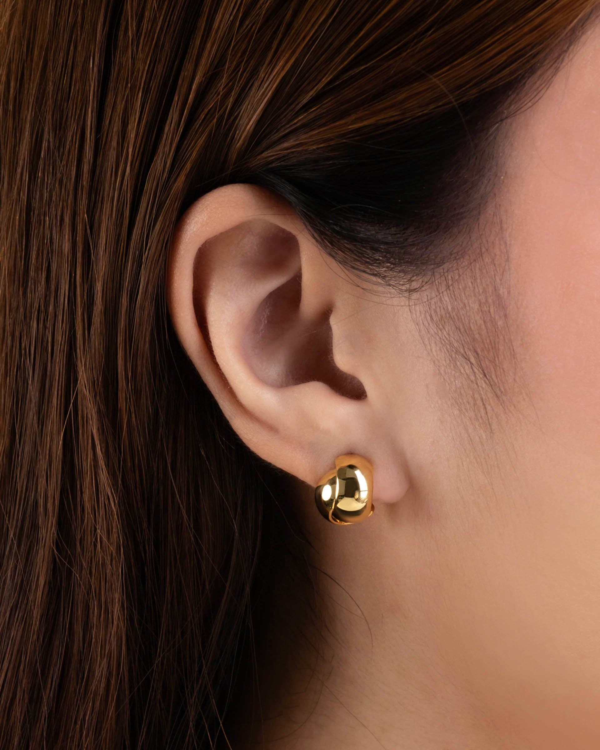 Evelin Stud Earrings in Gold