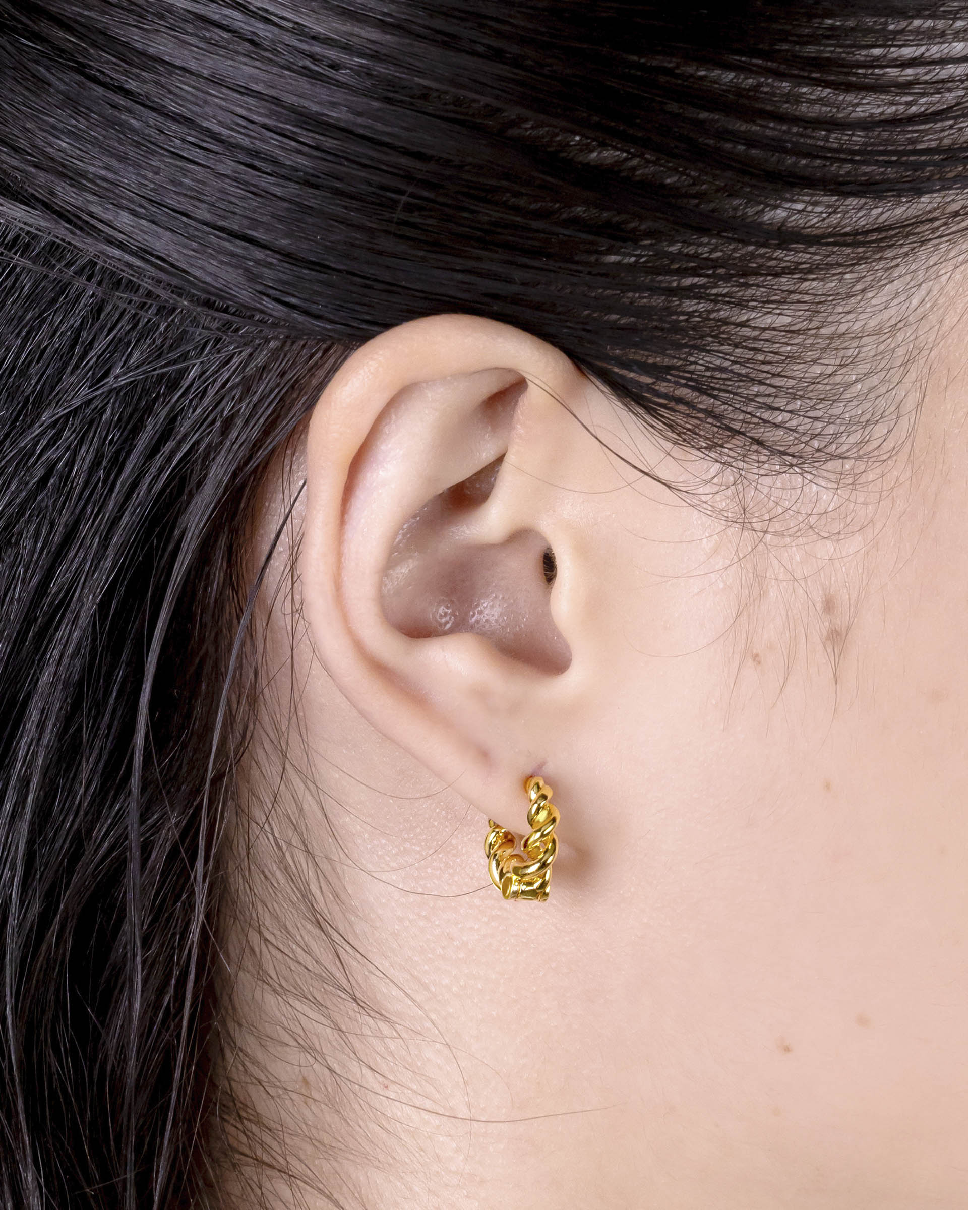 Meredith Twisted Hoop Earrings in Gold