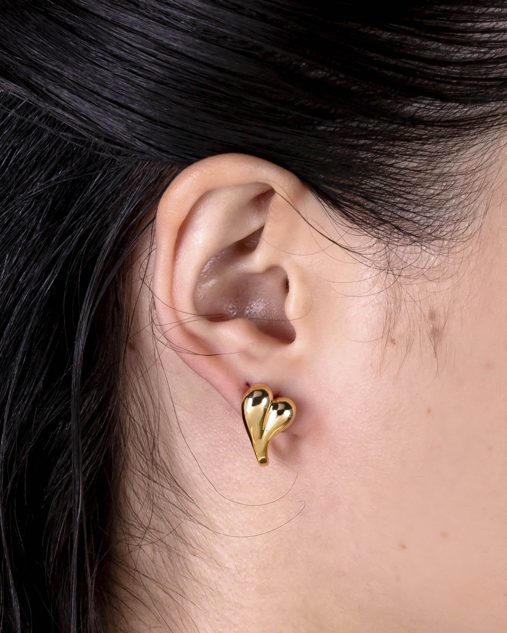Eileen Heart Stud Earrings in Gold