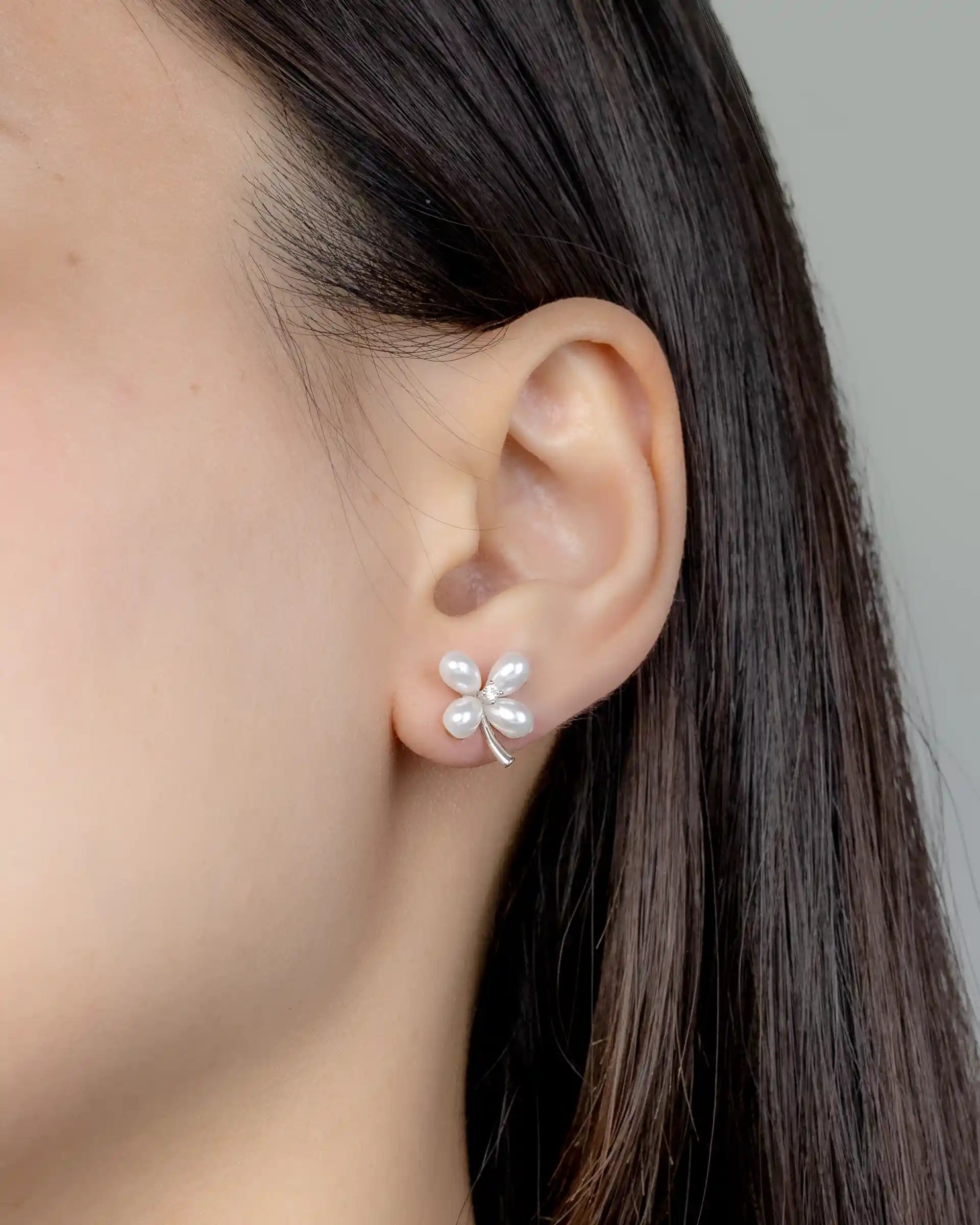 Vickie Floral Stud Earrings in Silver