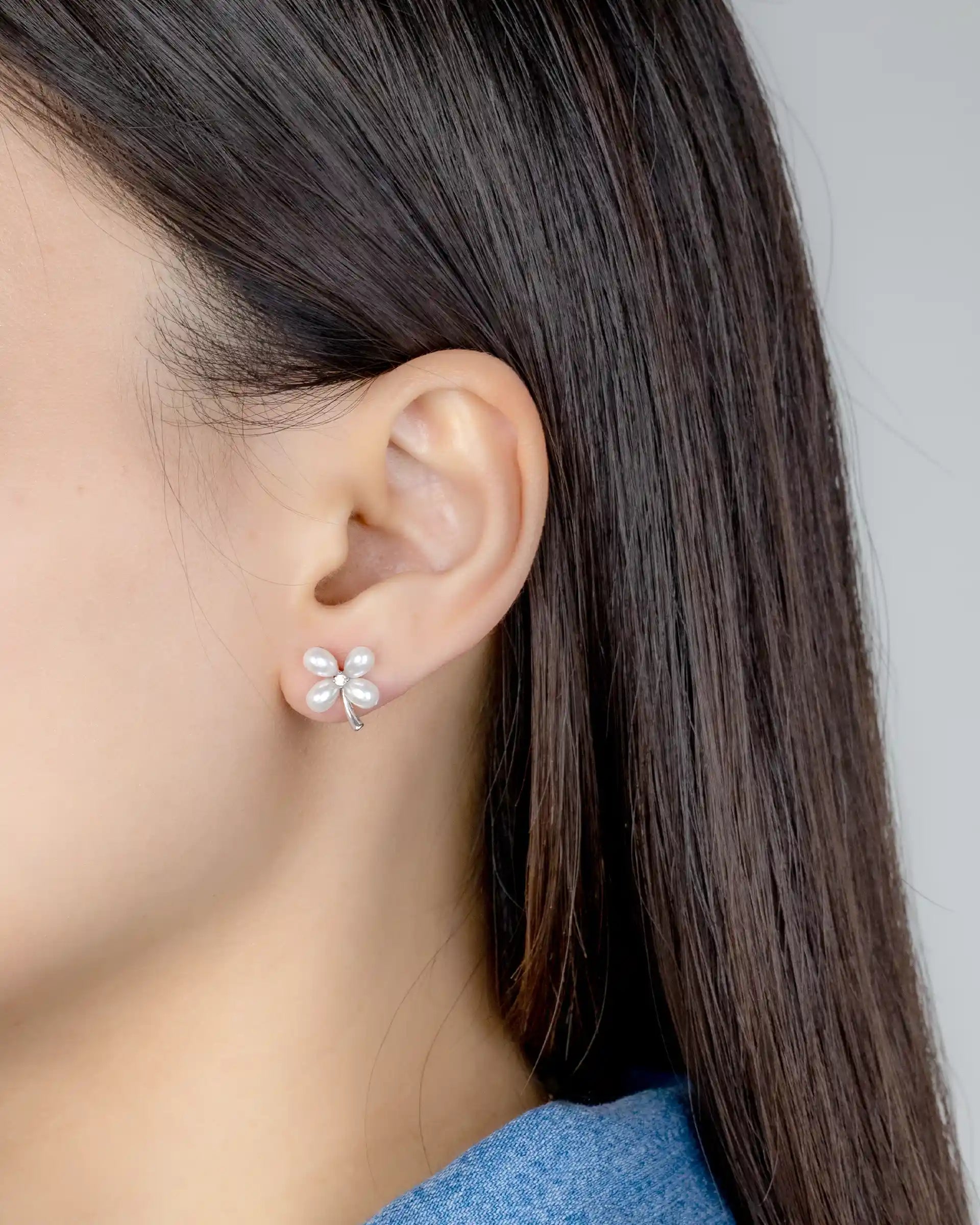 Vickie Floral Stud Earrings in Silver