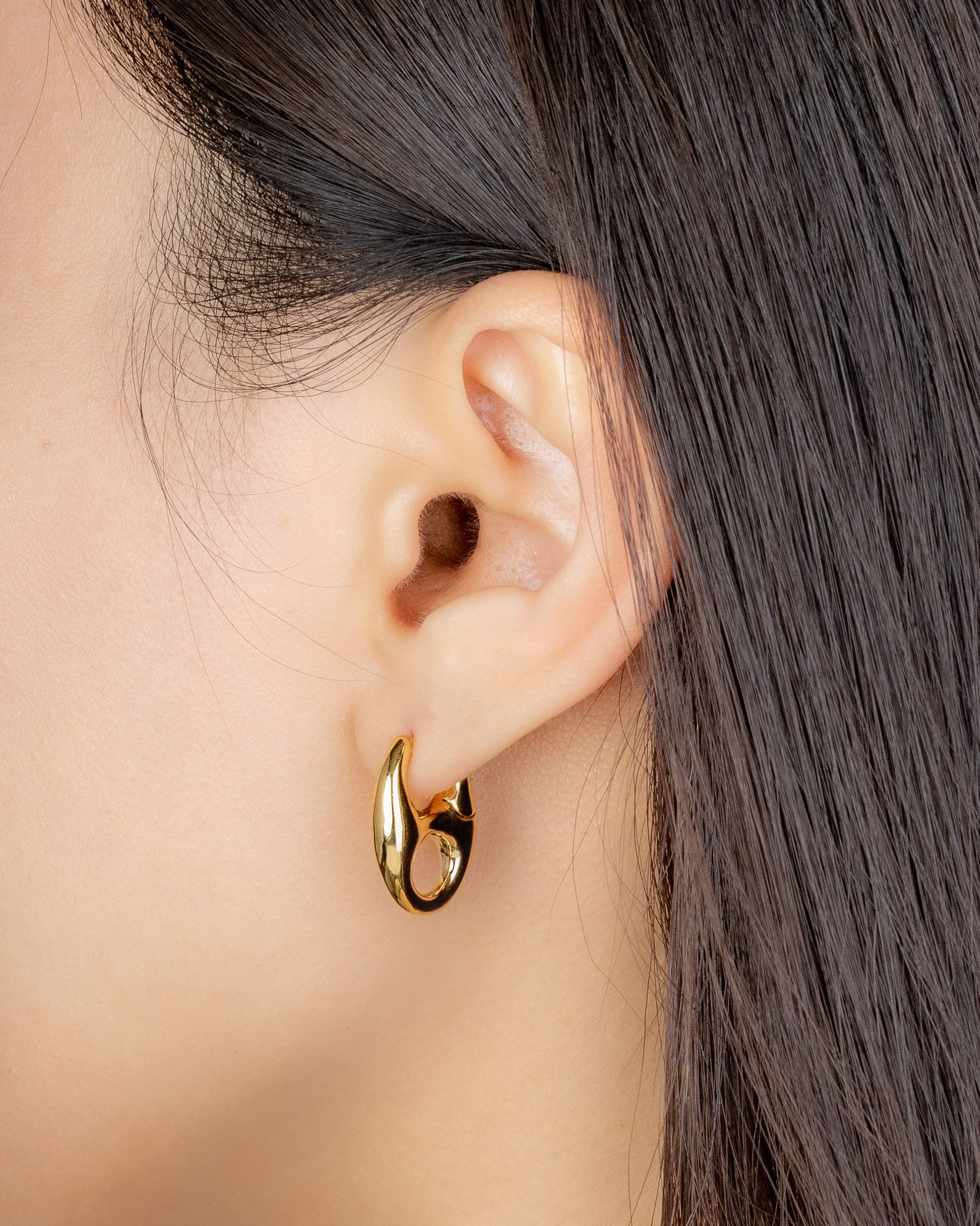 Bonita Oval Huggie Earrings in Gold