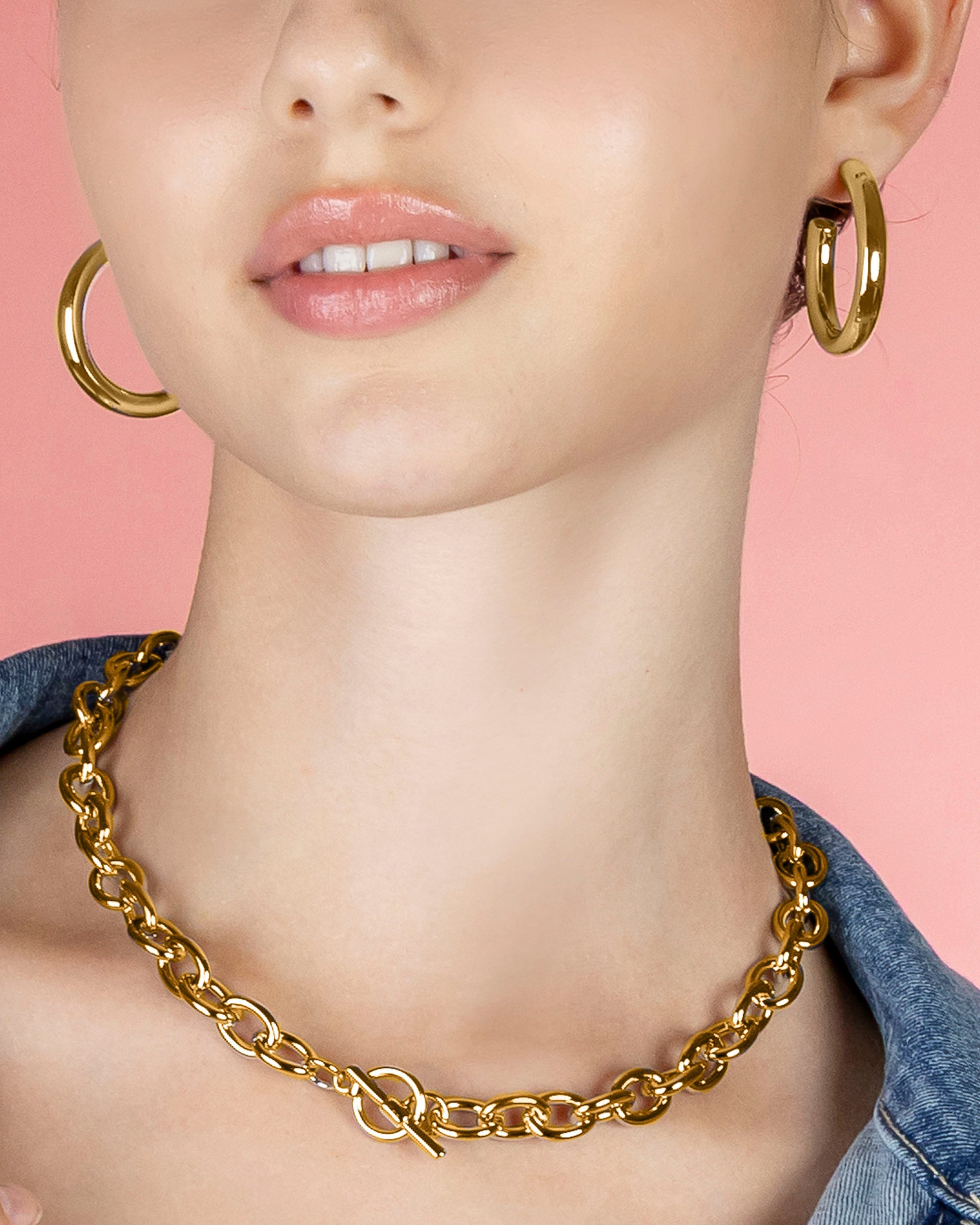 Dania Hoop Earrings in Gold