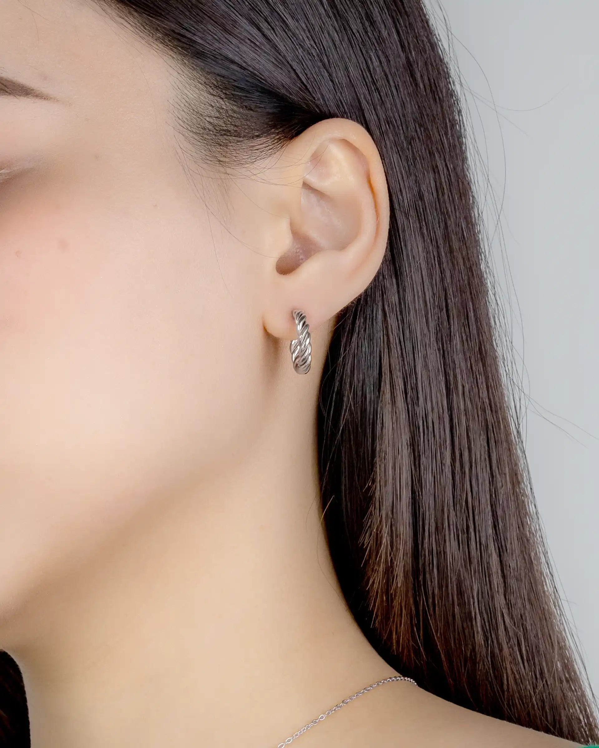 Ansley Hoop Earrings in Silver
