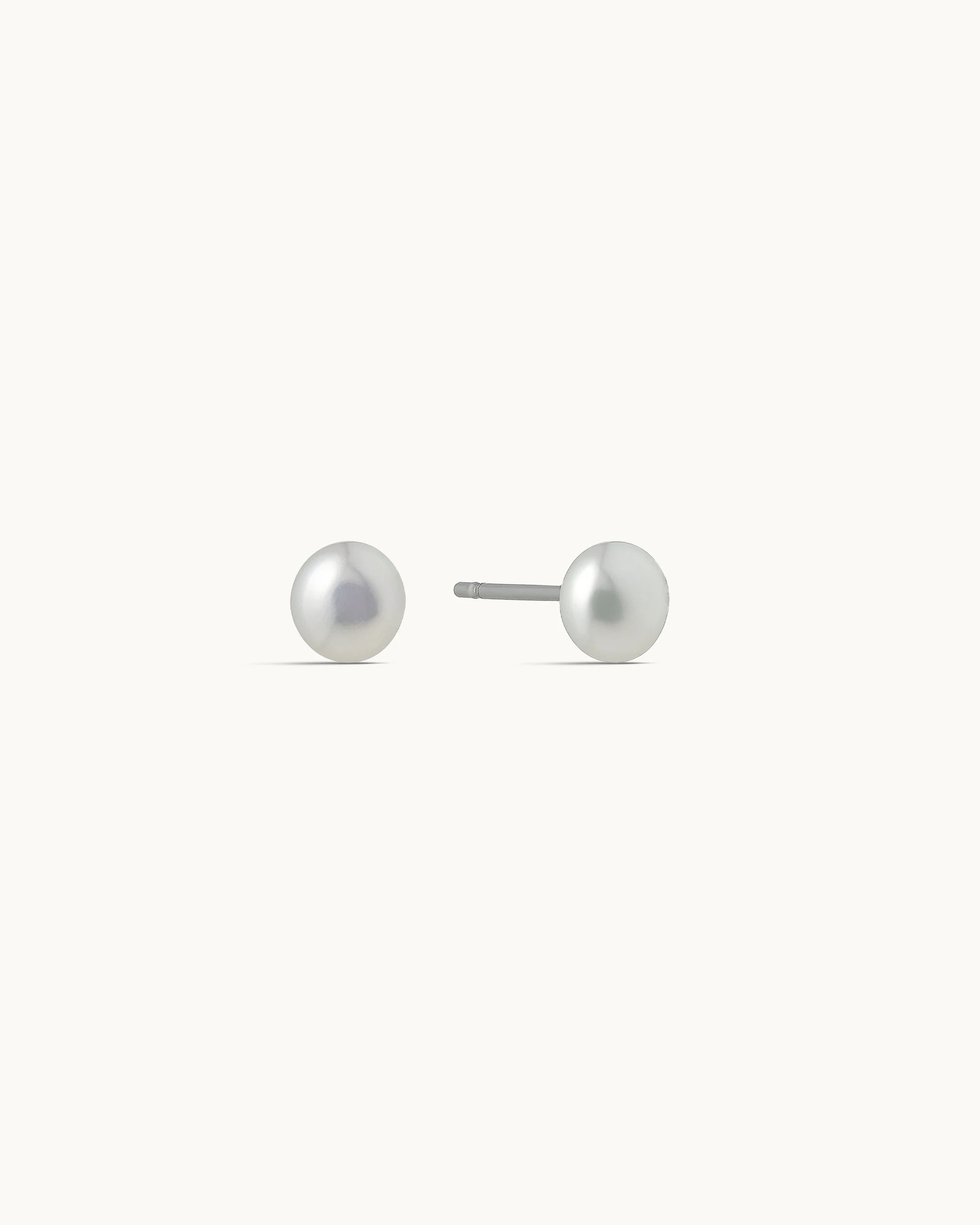 Sonia Stud Earrings in Silver