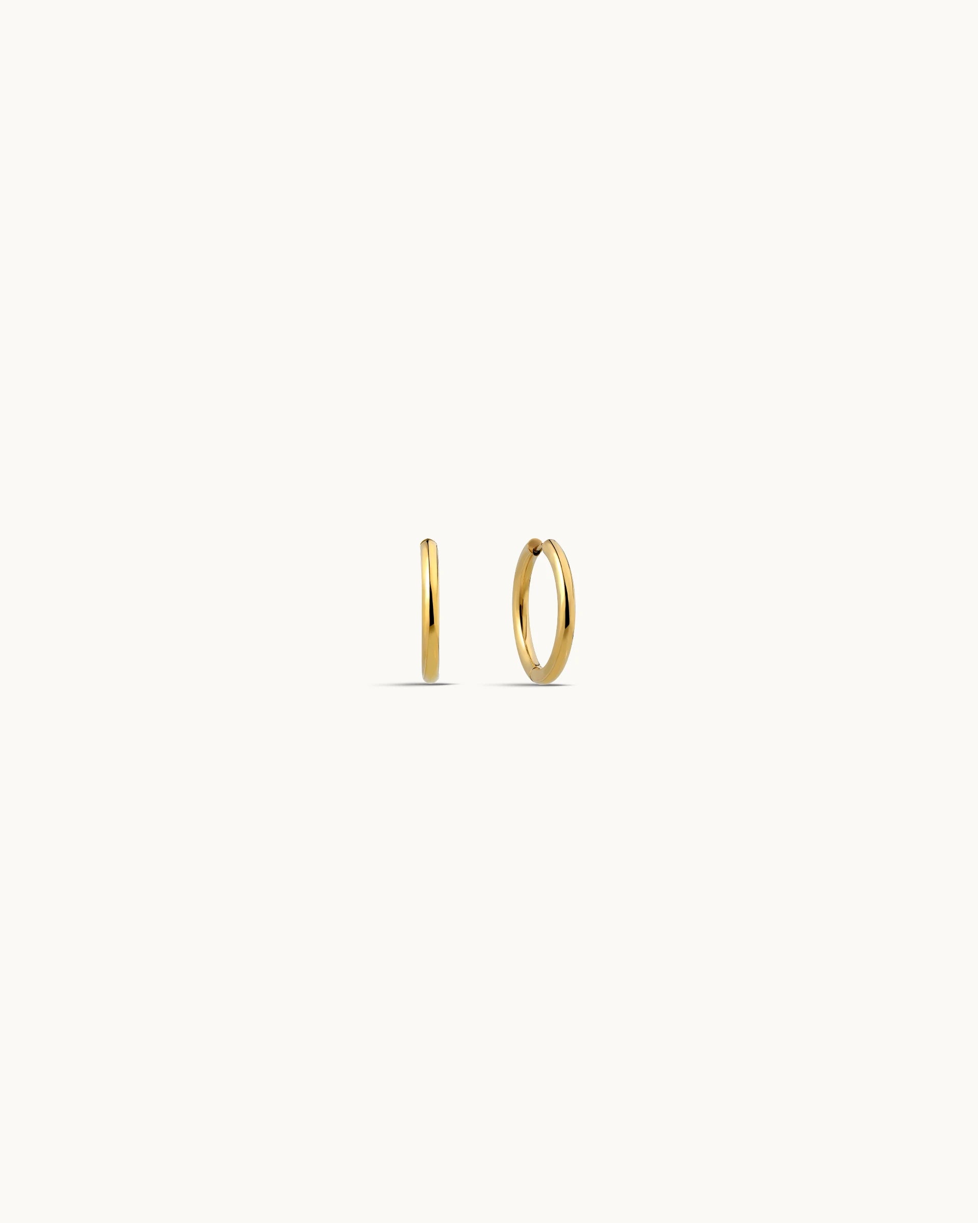 Tori Hoop Earrings in Gold