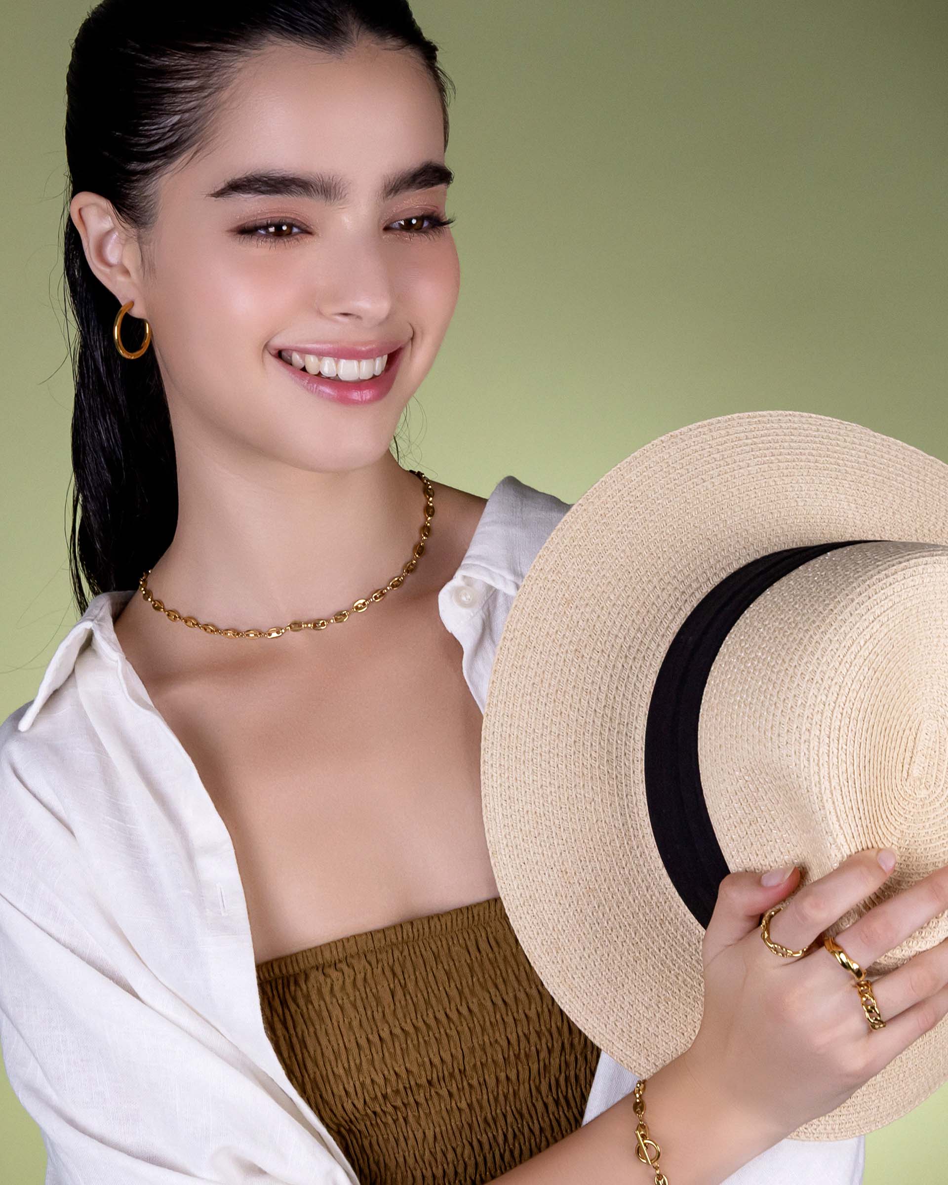 Tori Hoop Earrings in Gold