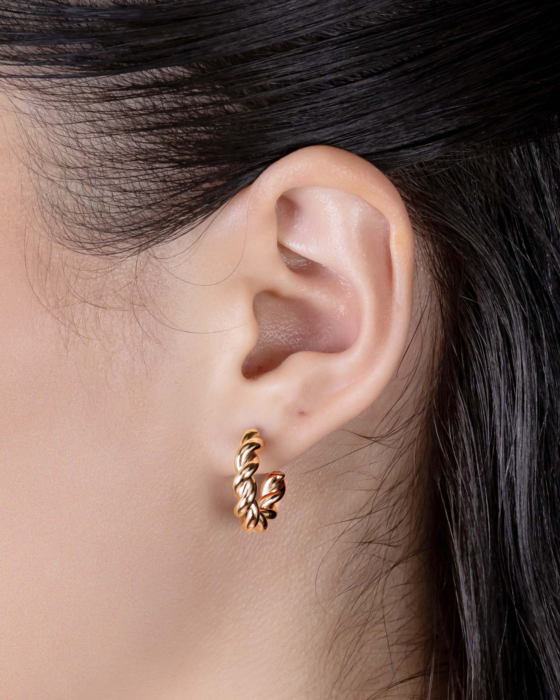 Leanne Twisted Hoop Earrings in Gold