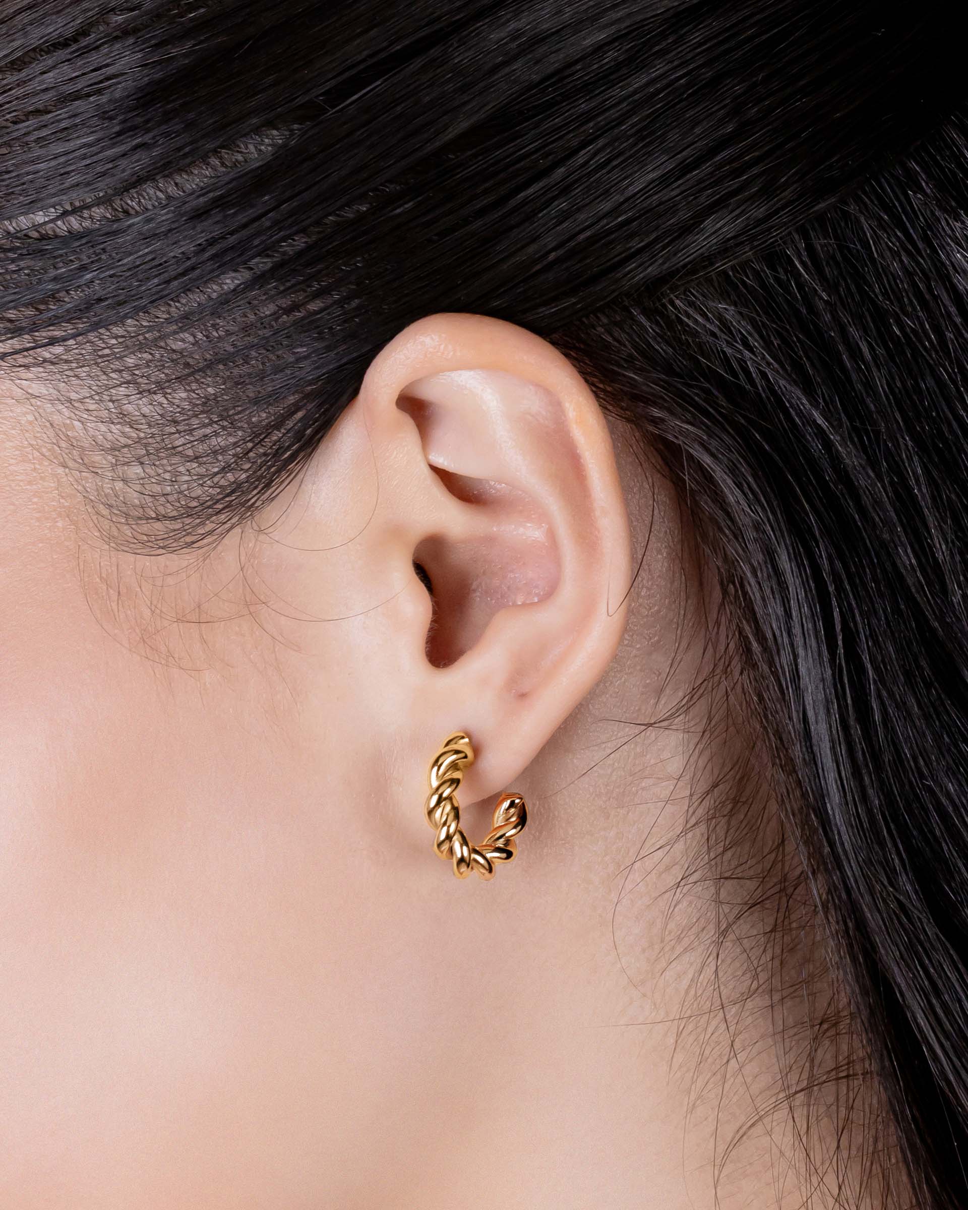 Leanne Twisted Hoop Earrings in Gold