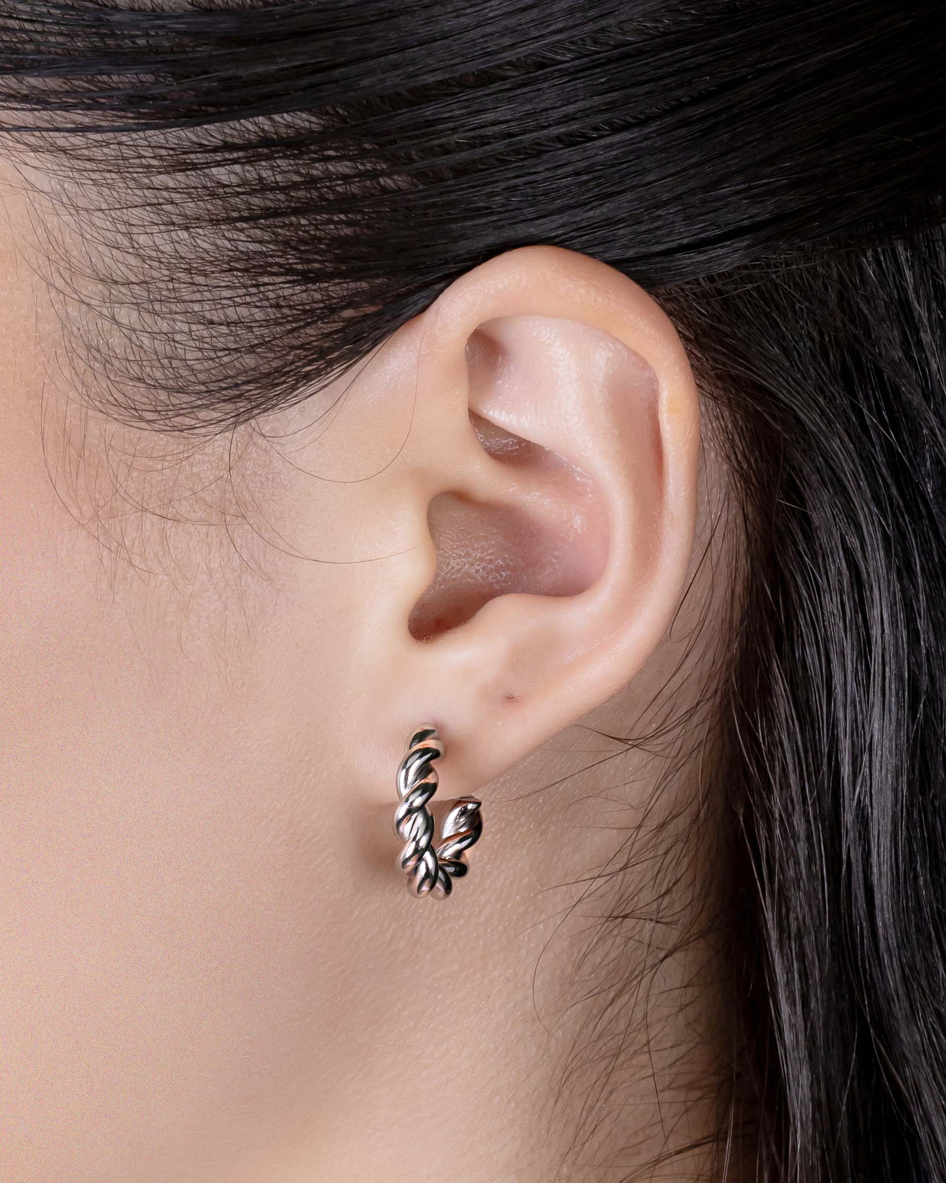 Leanne Twisted Hoop Earrings in Silver