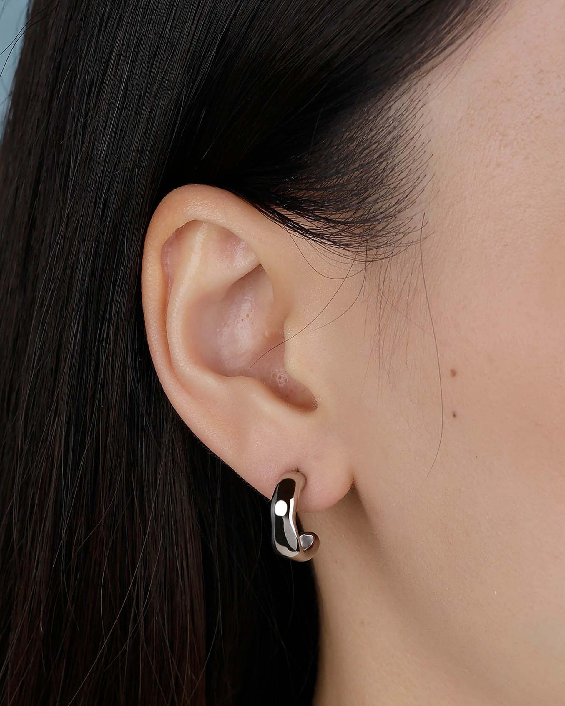 Thea Hoop Earrings in Silver