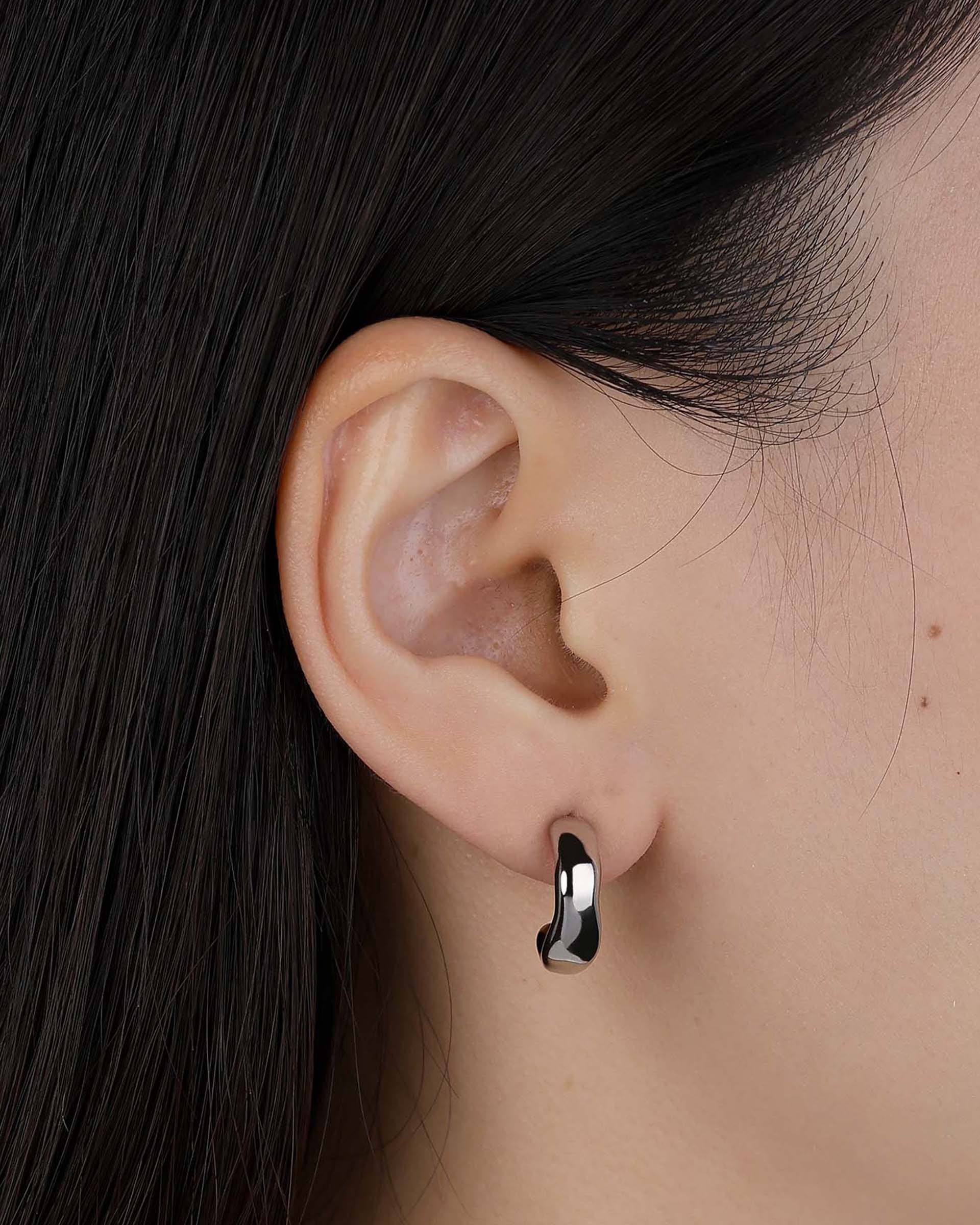 Thea Hoop Earrings in Silver