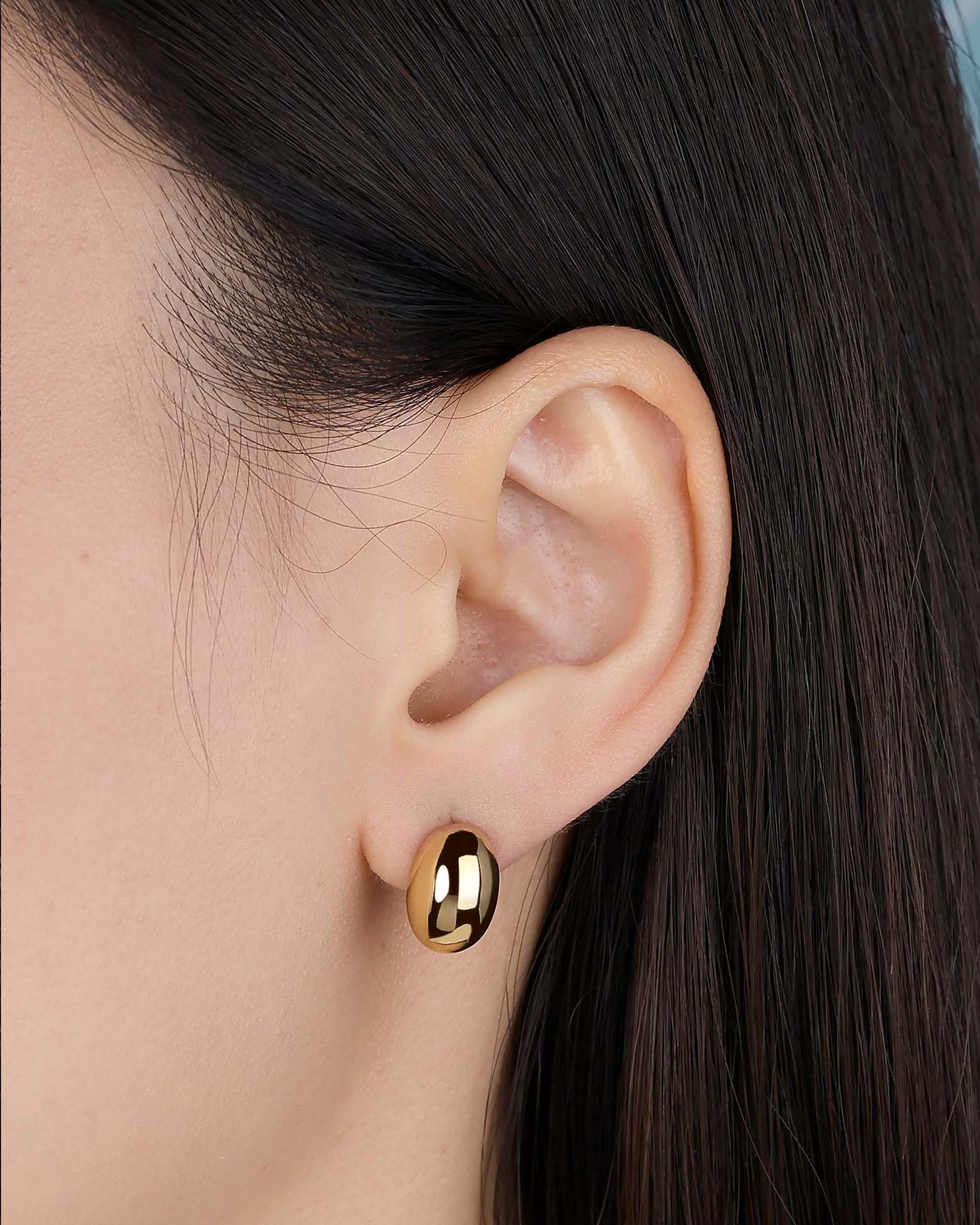 Bertha Oval Stud Earrings in Gold