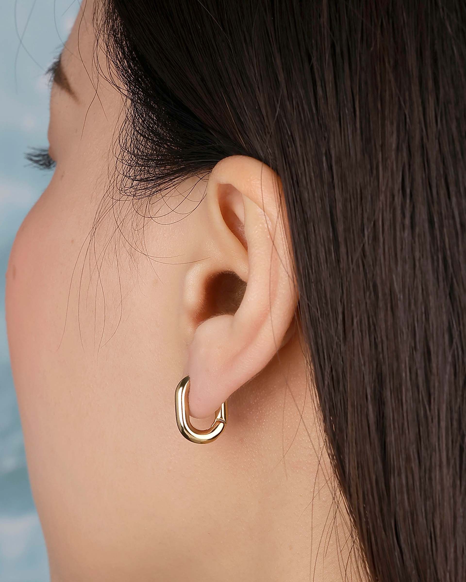 Lavonne Hoop Earrings in Gold