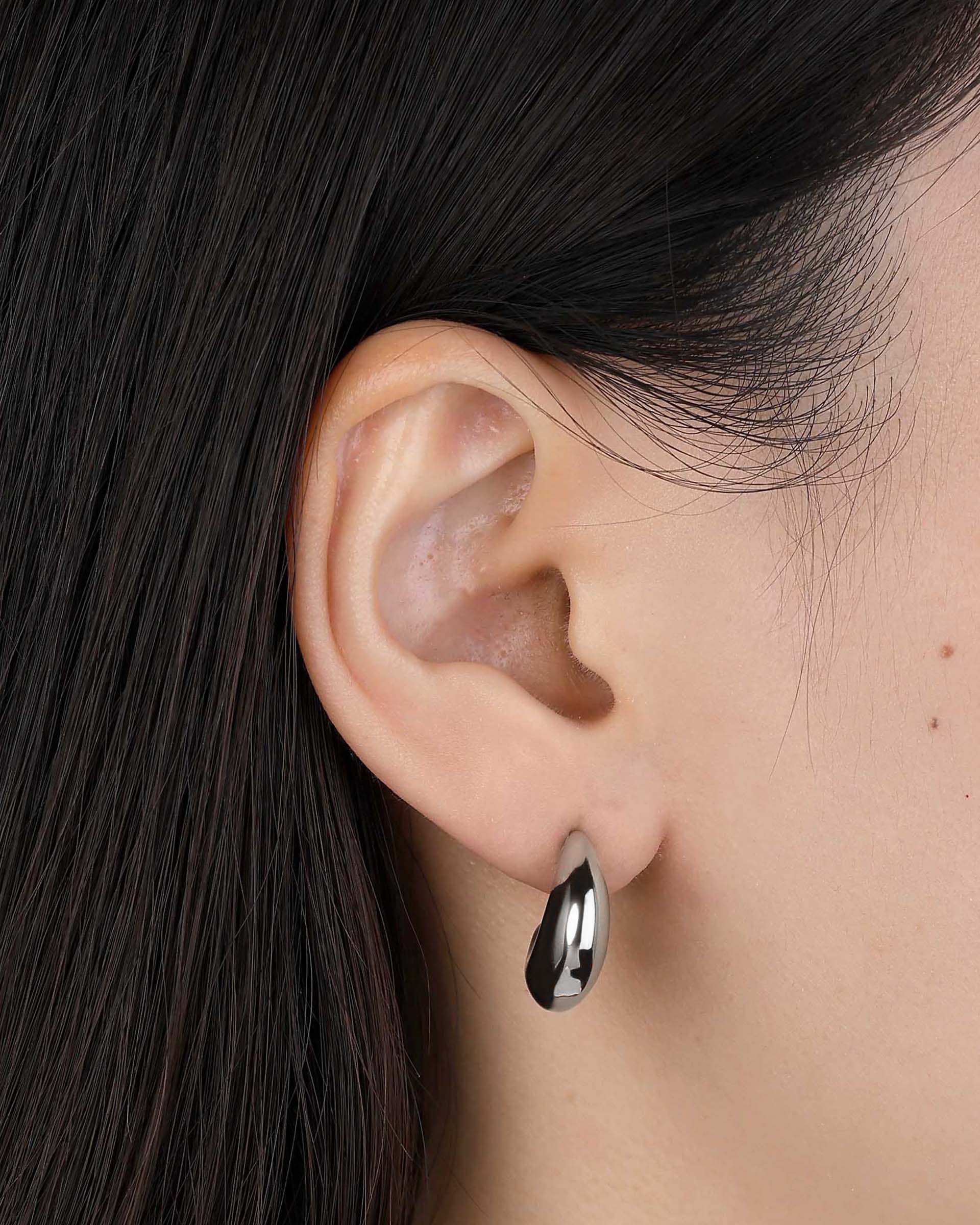 Shannon Hoop Earrings in Silver