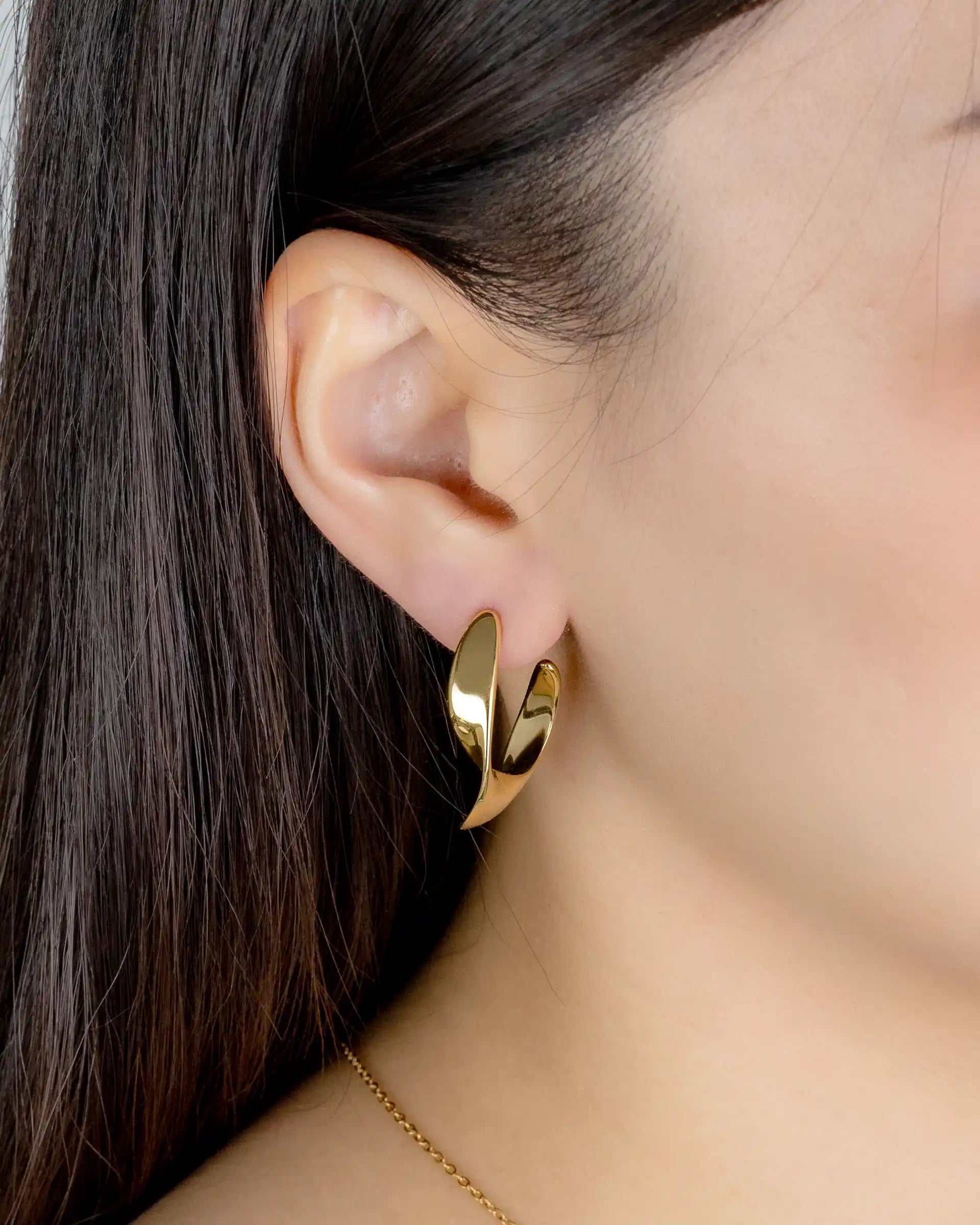 Ora Sculptural Hoop Earrings in Gold