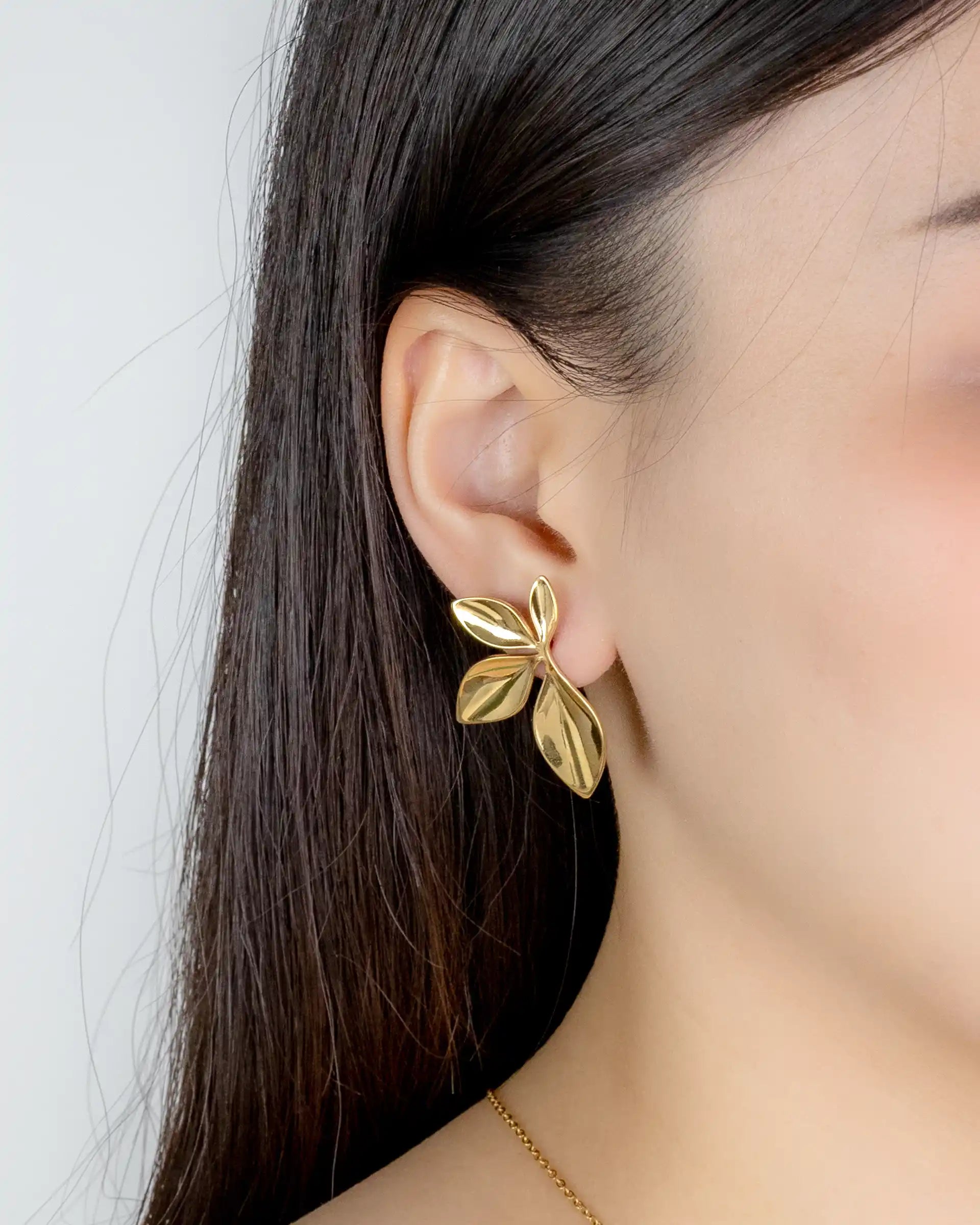 Freida Petal Stud Earrings in Gold