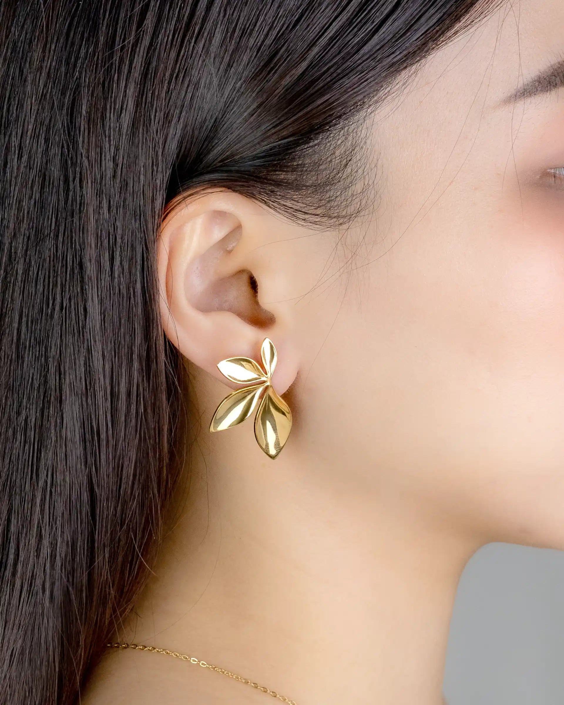 Freida Petal Stud Earrings in Gold