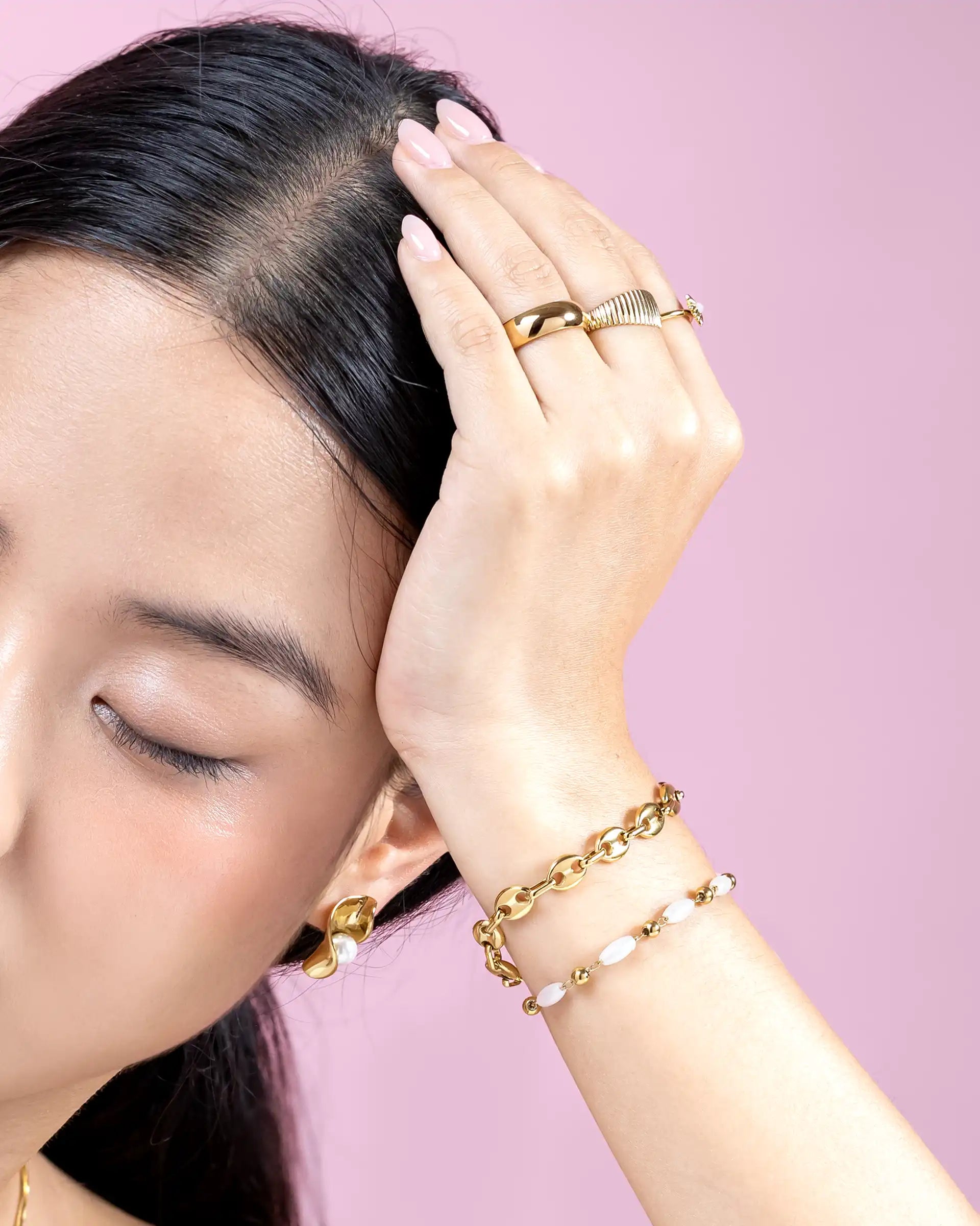 Irene Oval Bead Bracelet in Gold