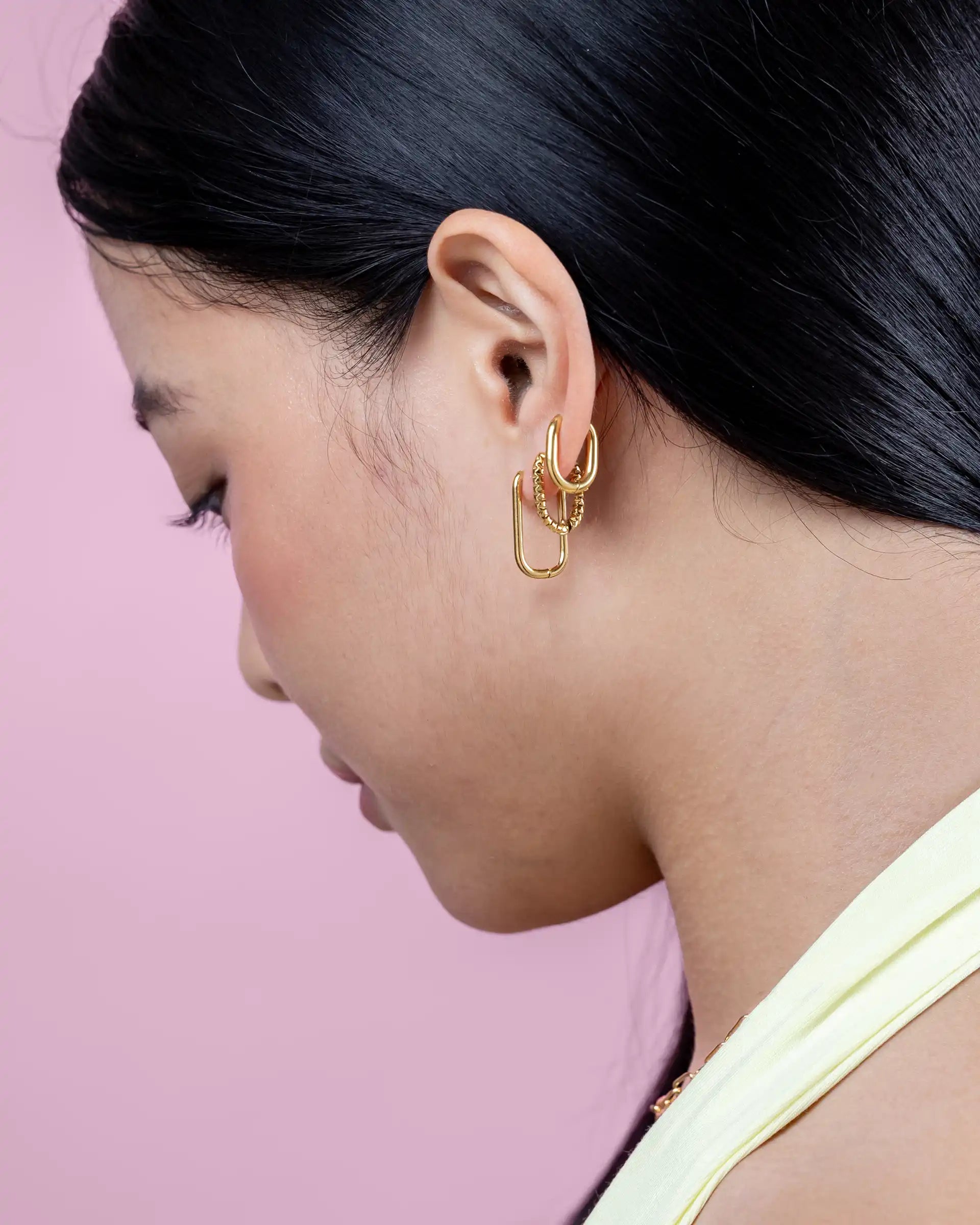 Shauna Rectangular Oval Hoop Earrings in Gold