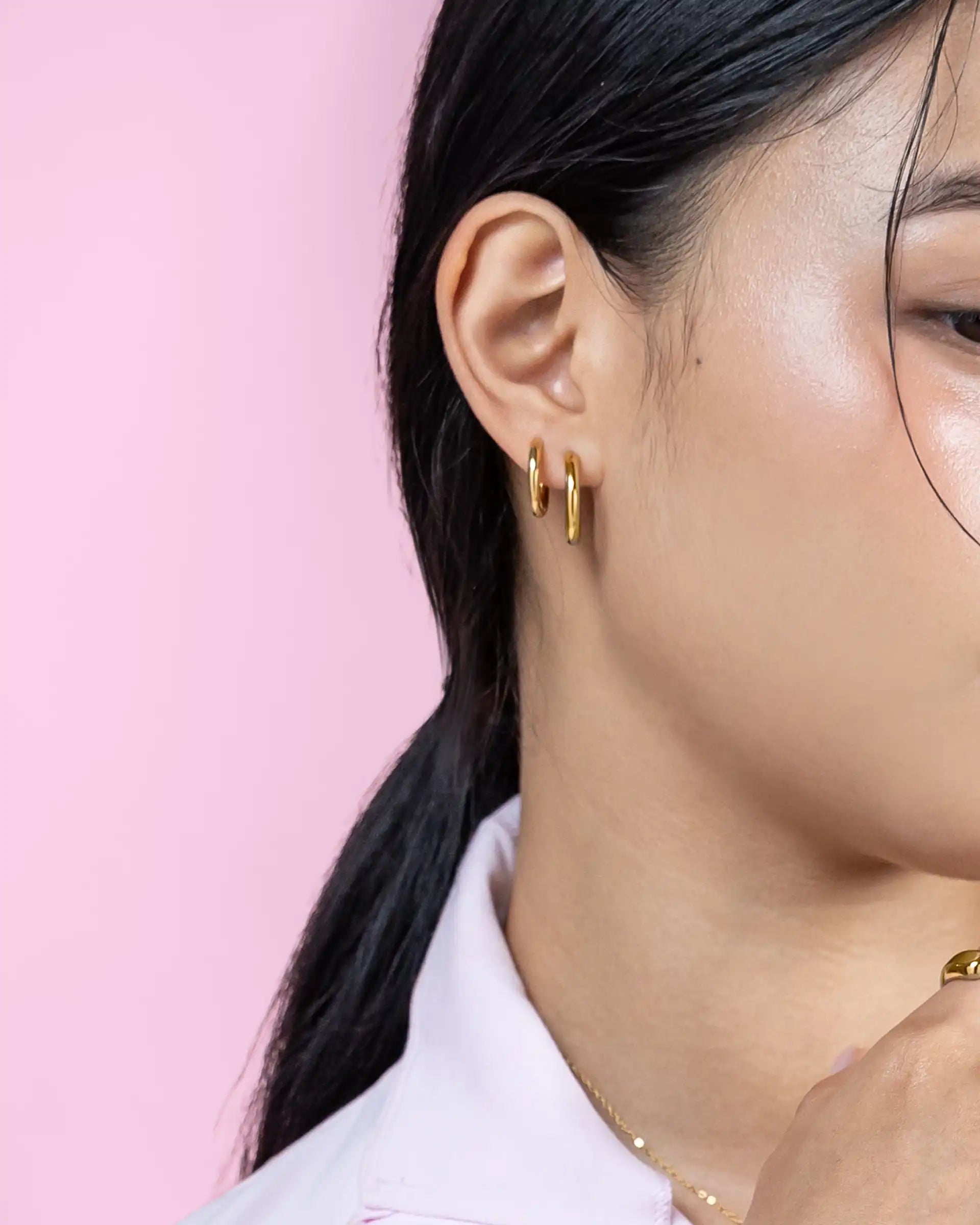 Elery Hoop Earrings in Gold