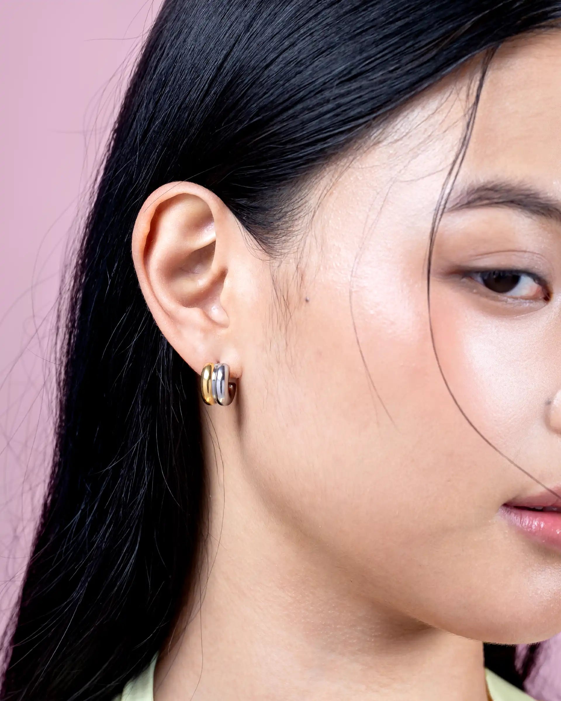 Leora Chunky Huggie Earrings in Two-Tone