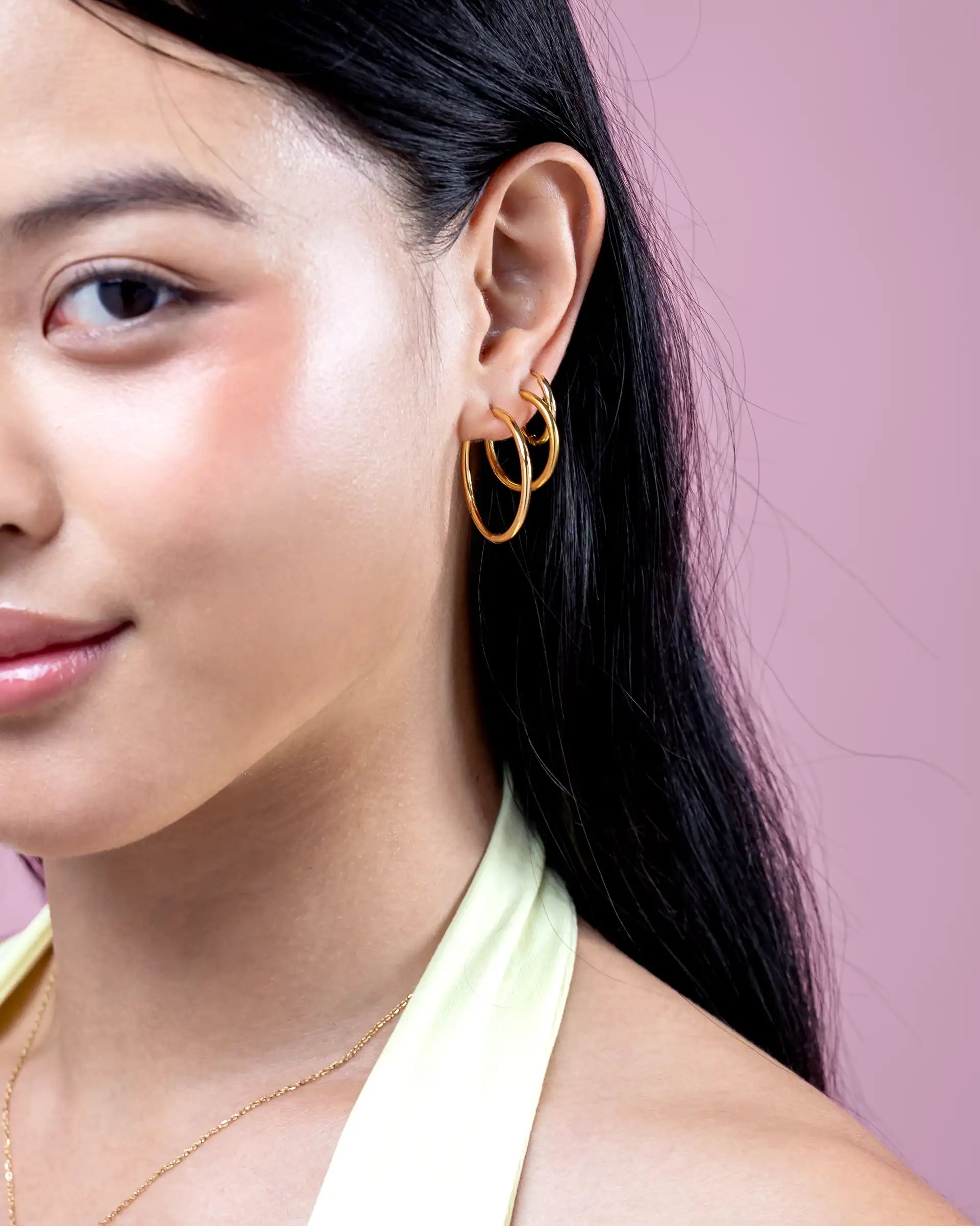 Elvira Classic Hoop Earrings in Gold - S
