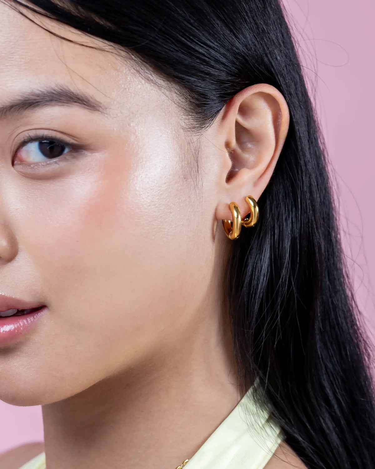 Idris Chunky Tube Hoop Earrings in Gold - S