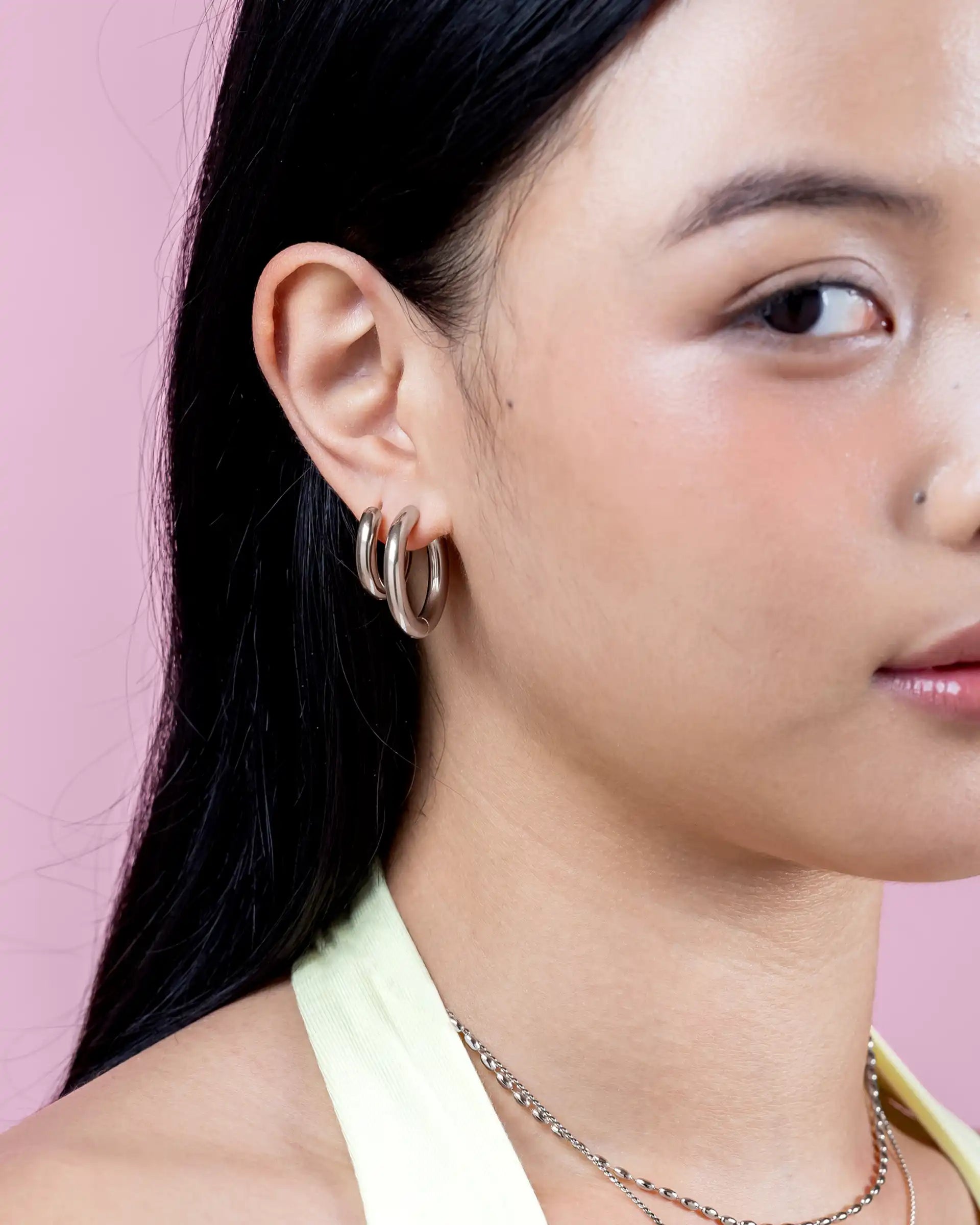 Idris Chunky Tube Hoop Earrings in Silver - M