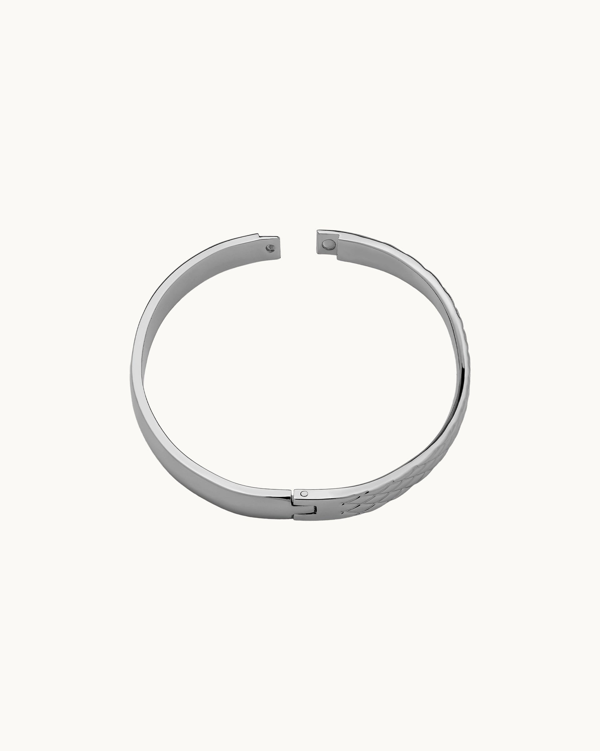 Lunette Quilted Bangle in Silver