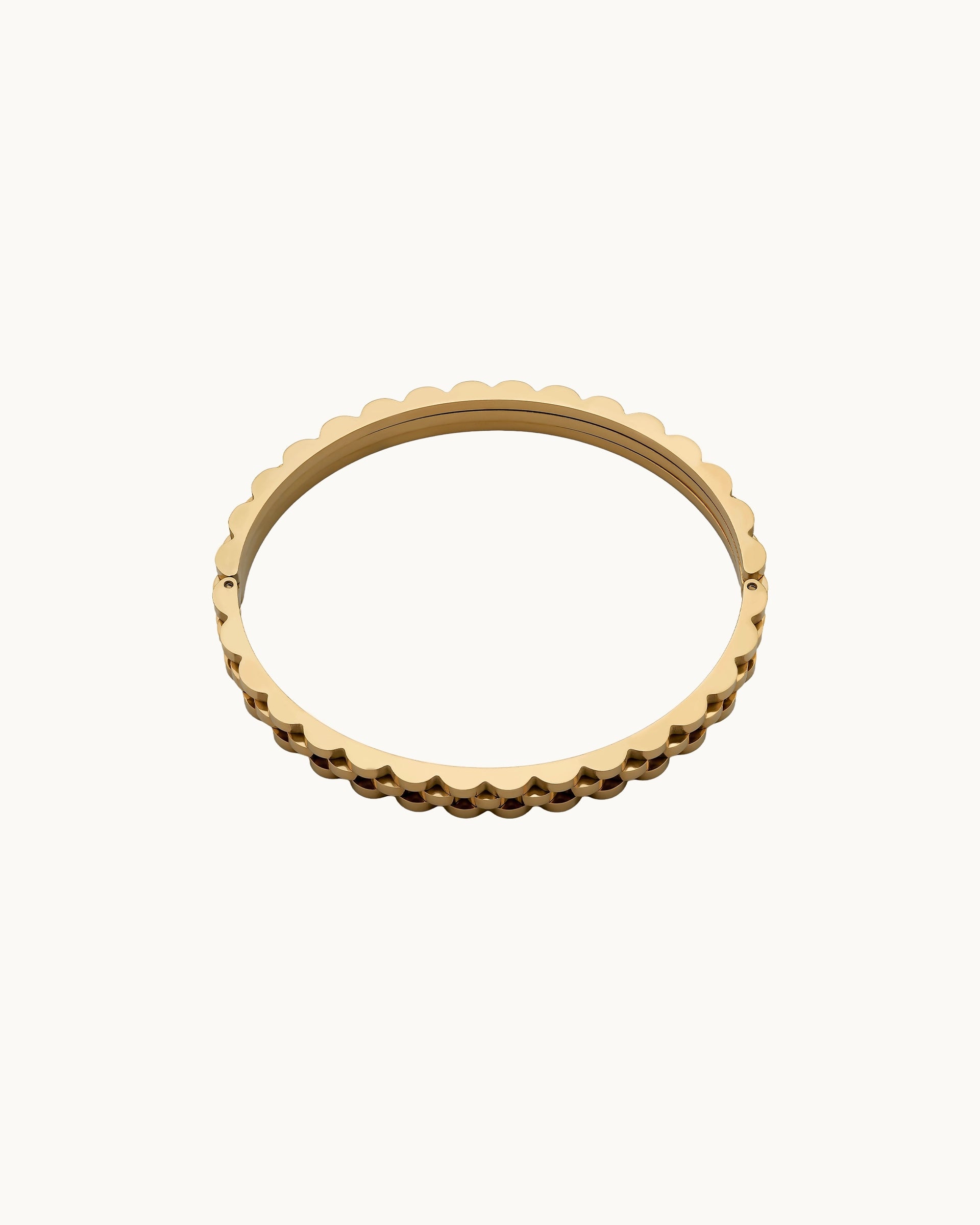 Romy Link Pattern Bangle in Gold