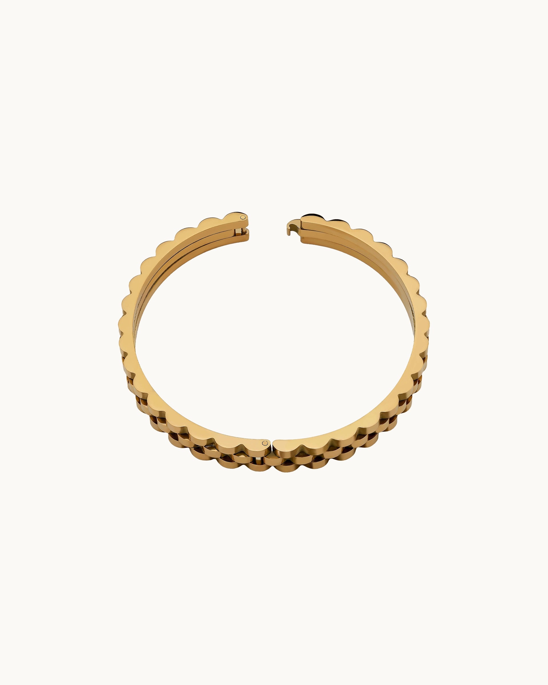 Romy Link Pattern Bangle in Gold