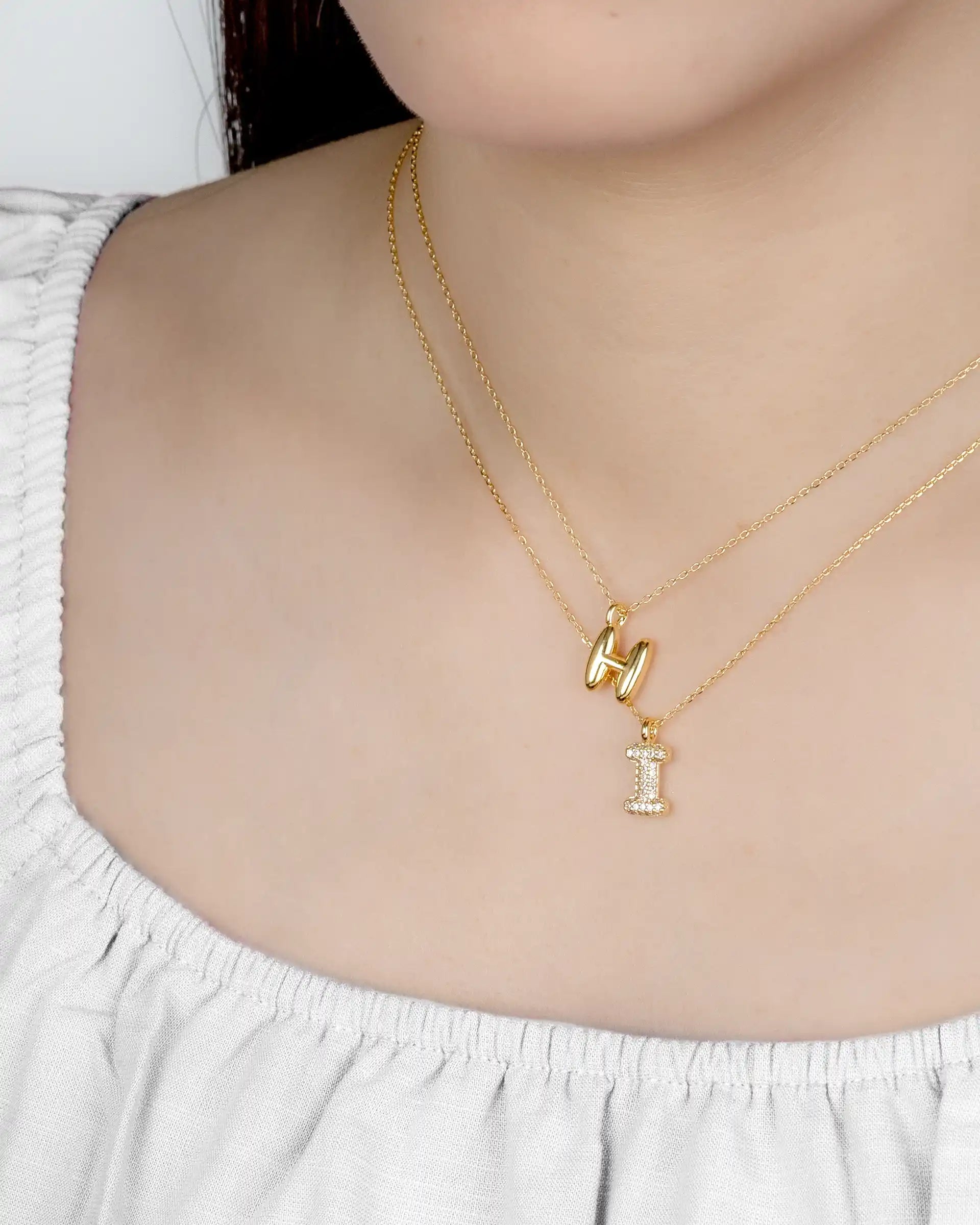Mini Pavé Bubble Initial 'I' Necklace in Gold