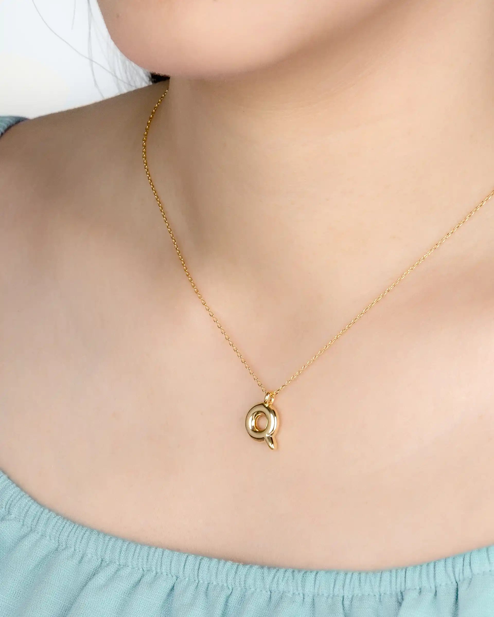 Mini Bubble Initial 'Q' Necklace in Gold