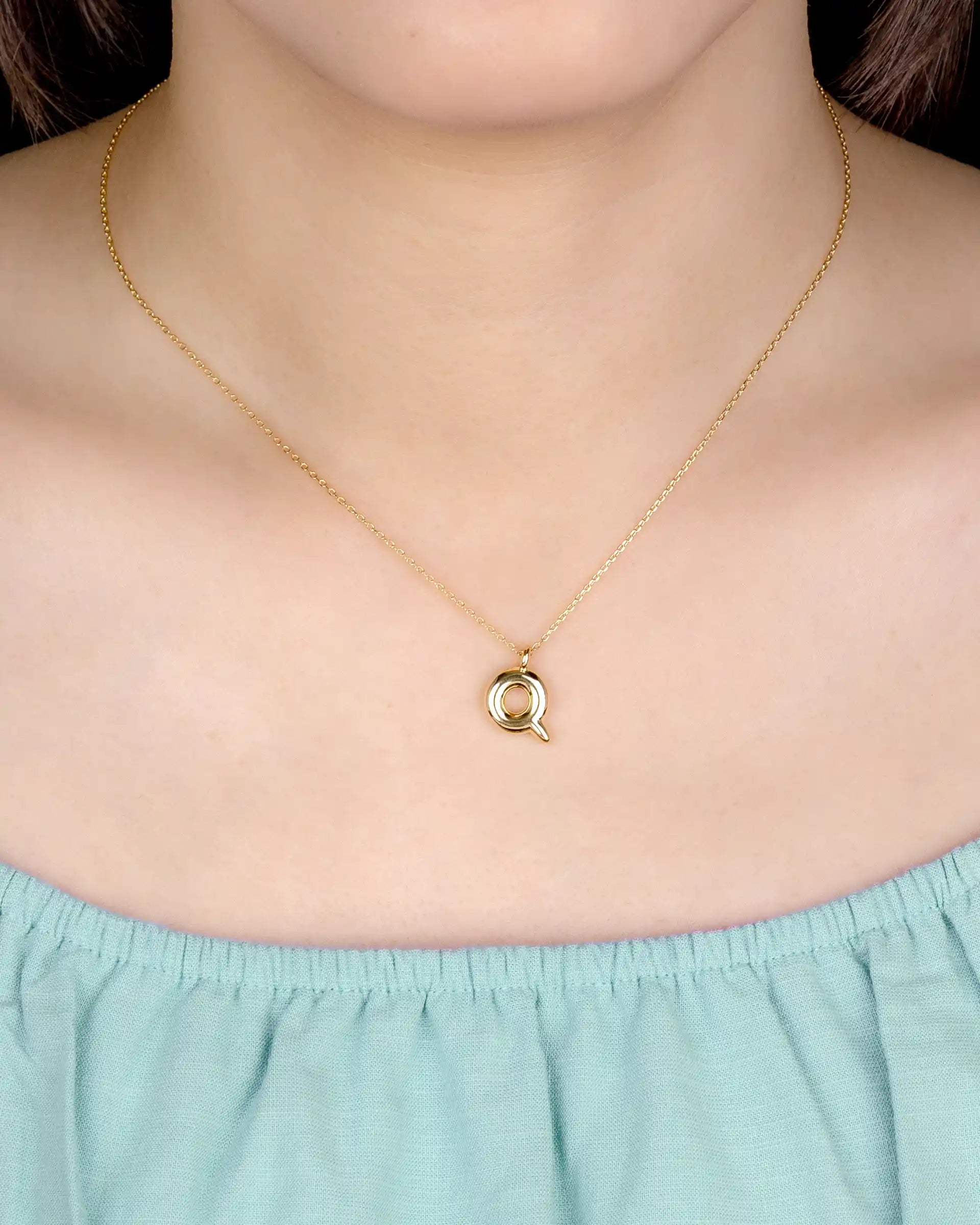 Mini Bubble Initial 'Q' Necklace in Gold