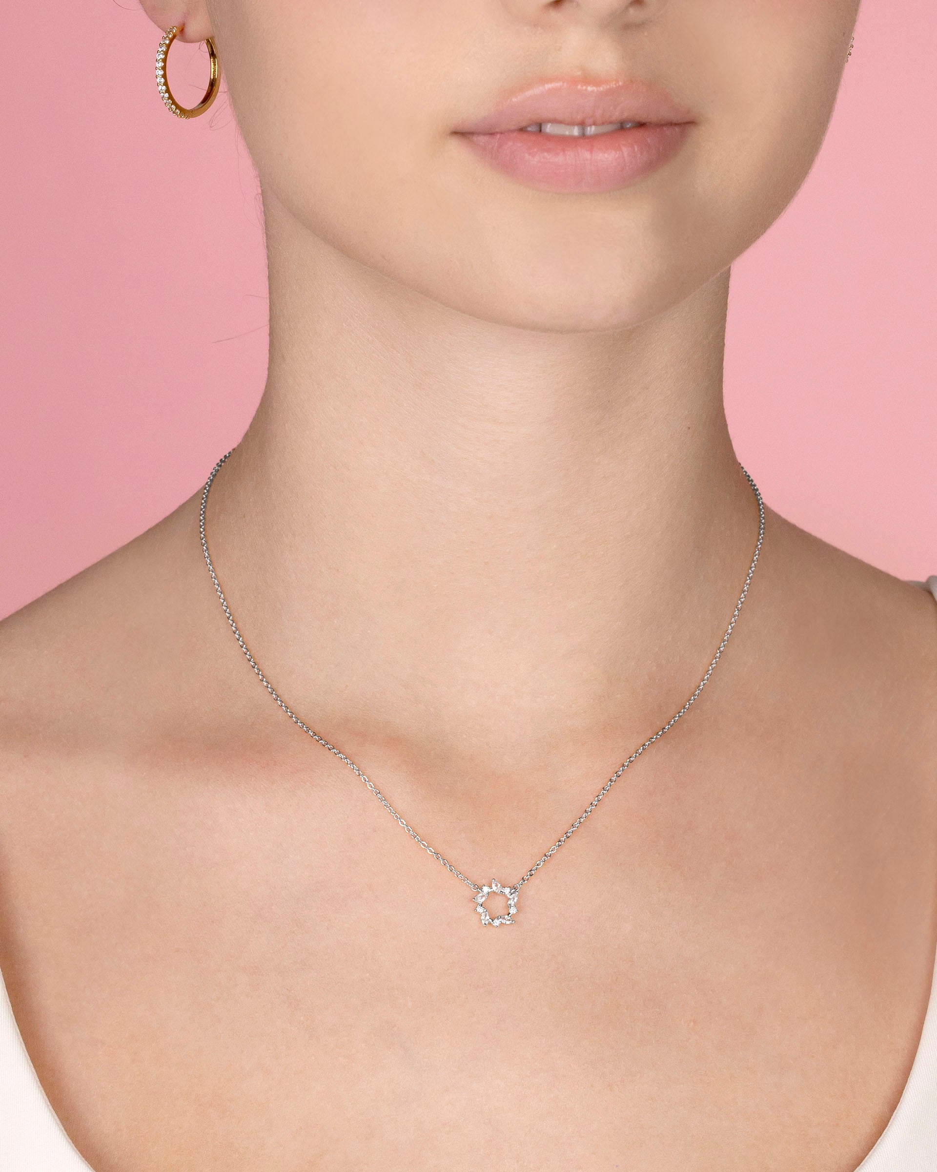 Karli Wreath Necklace in Silver