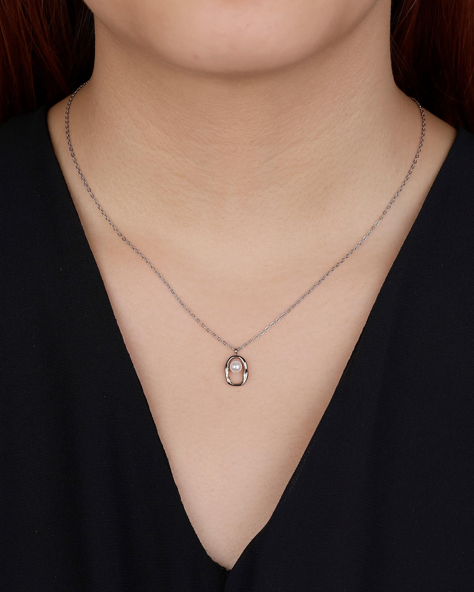 Ashleigh Pearl Necklace in Silver